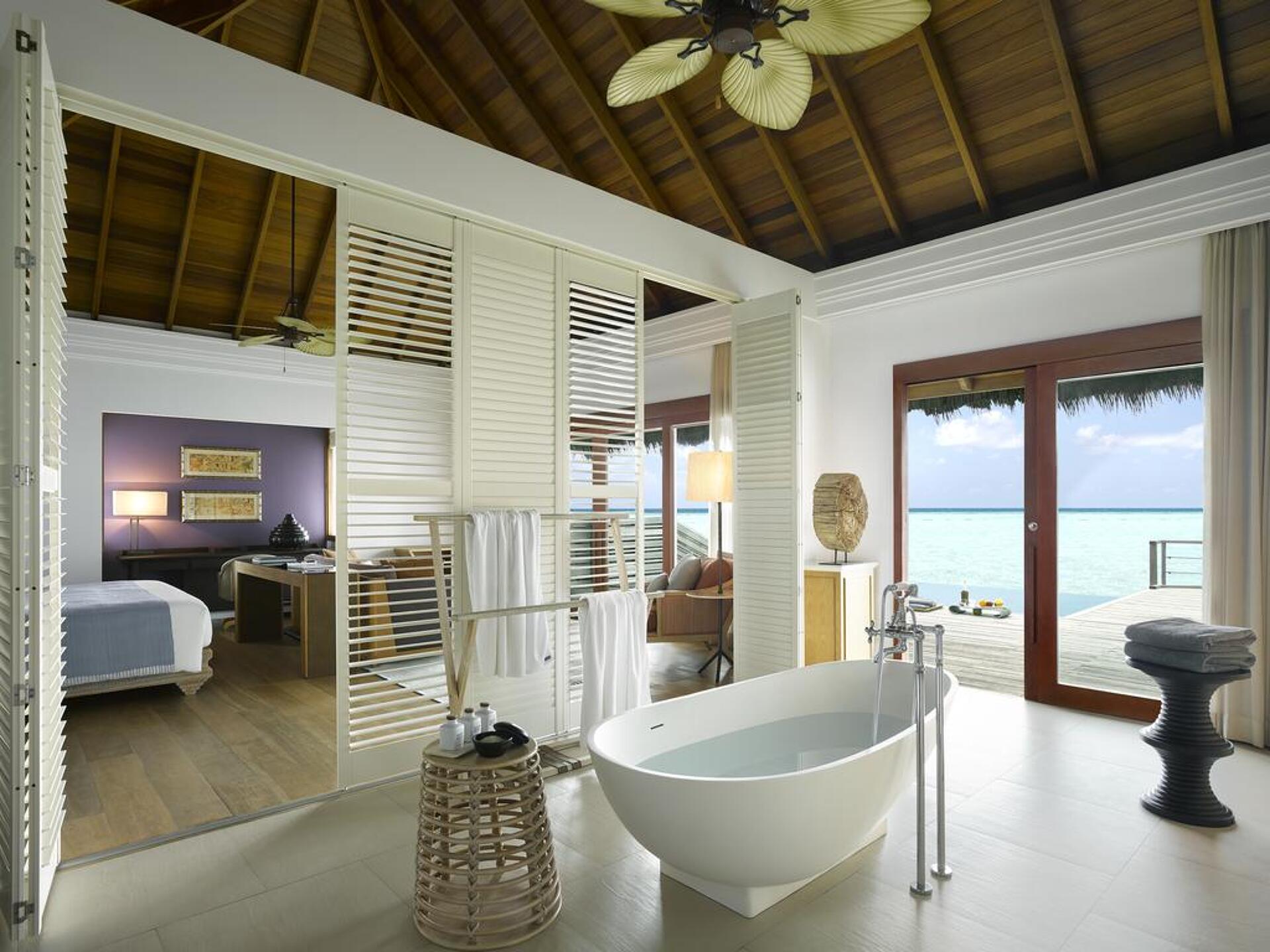 Dusit Thani Maldives 5* 36