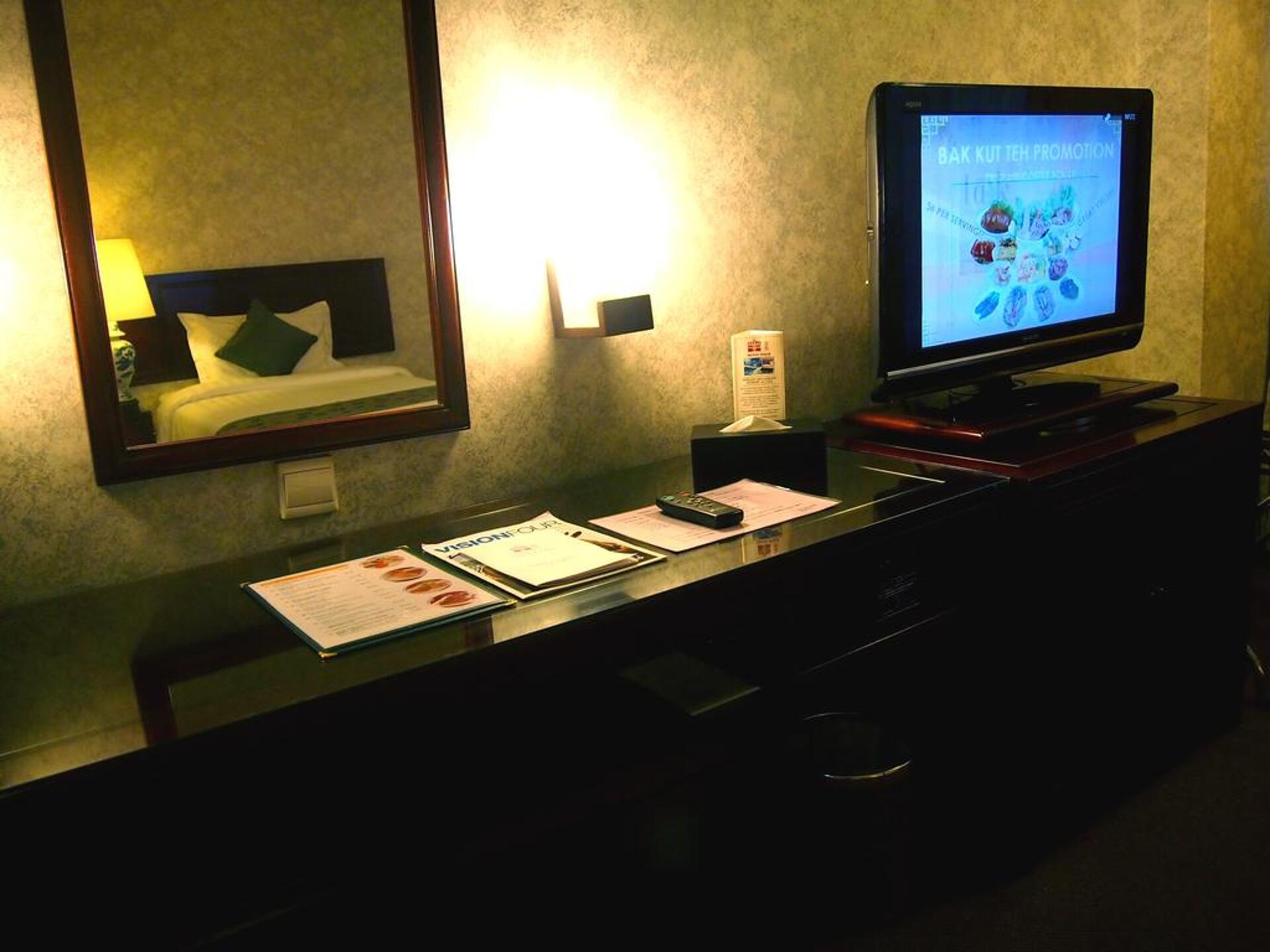 Royal Hotel Singapore 4* 13