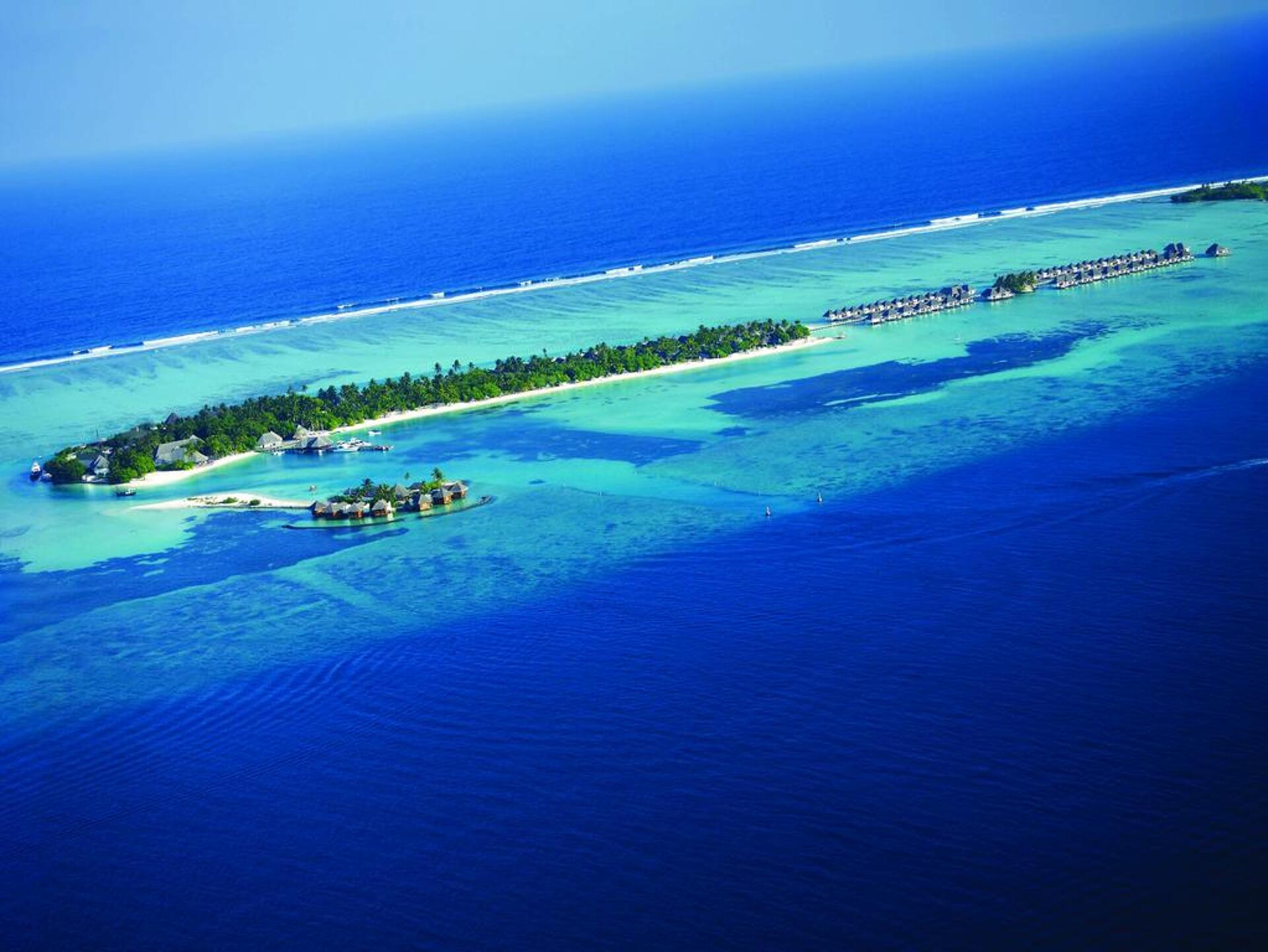 Four Seasons Resort Maldives at Kuda Huraa 5* 0