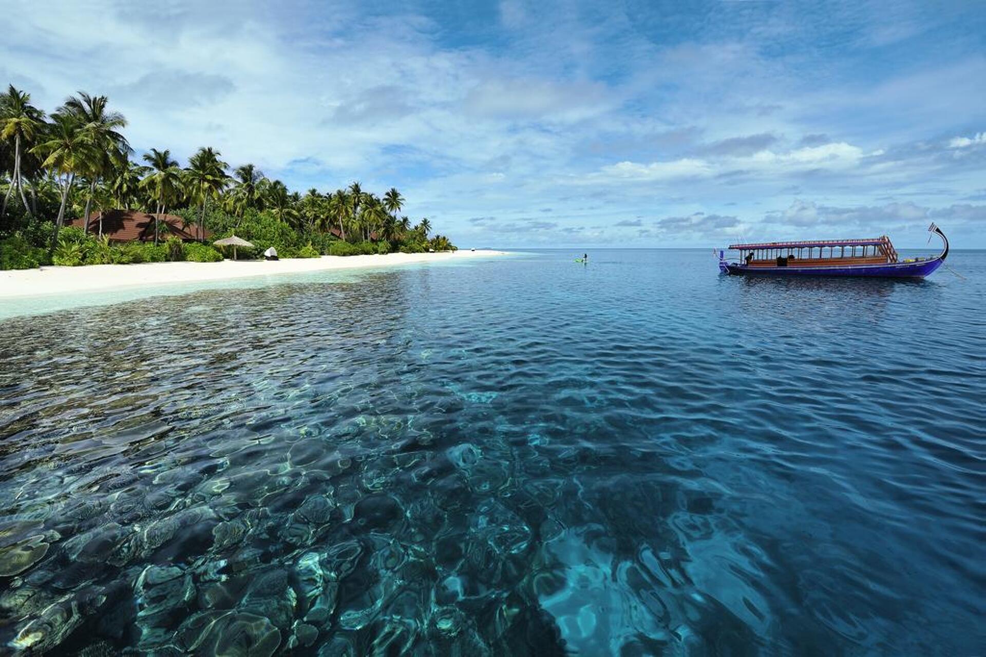 Robinson Club Maldives 4* 5