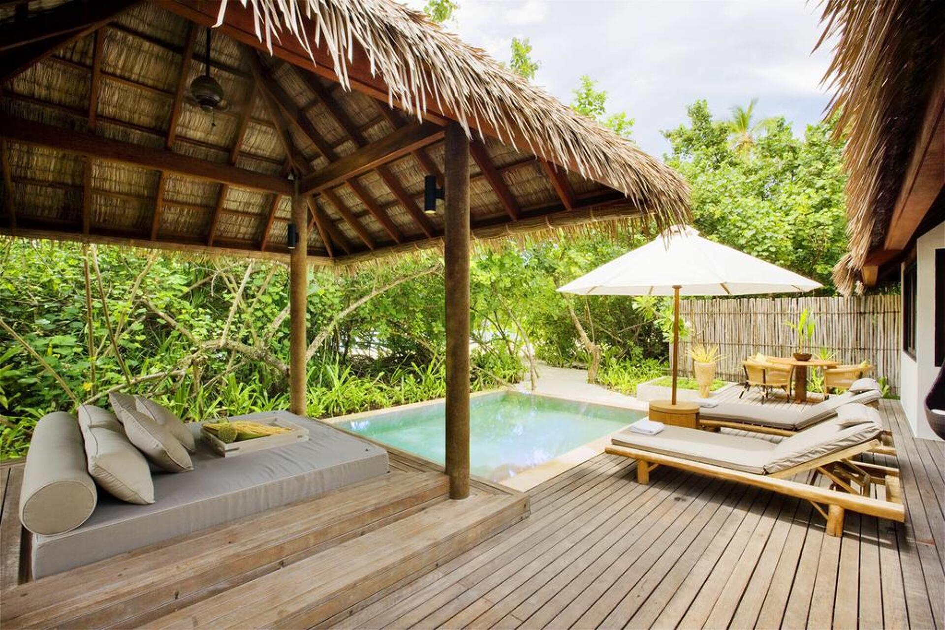 Maalifushi by Como 5* 21