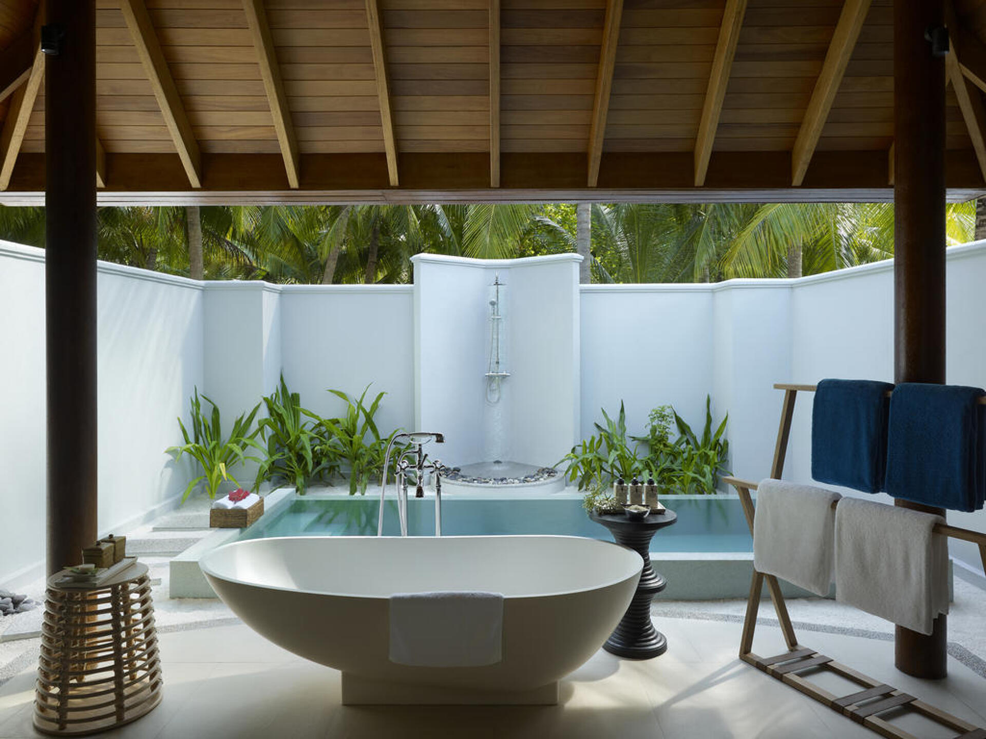 Dusit Thani Maldives 5* 11