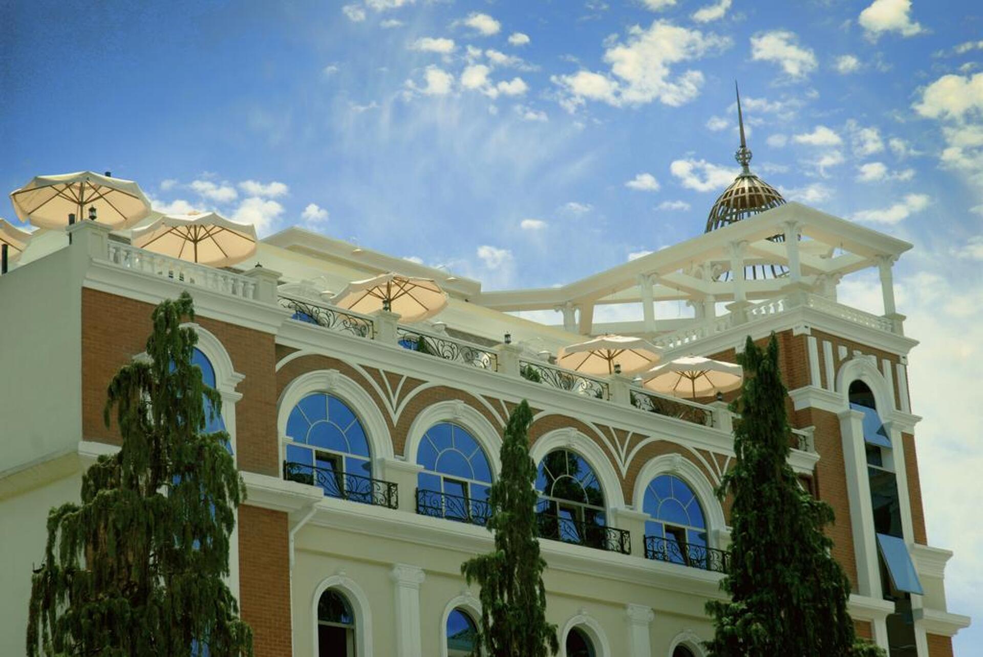 Batumi World Palace 4* 1