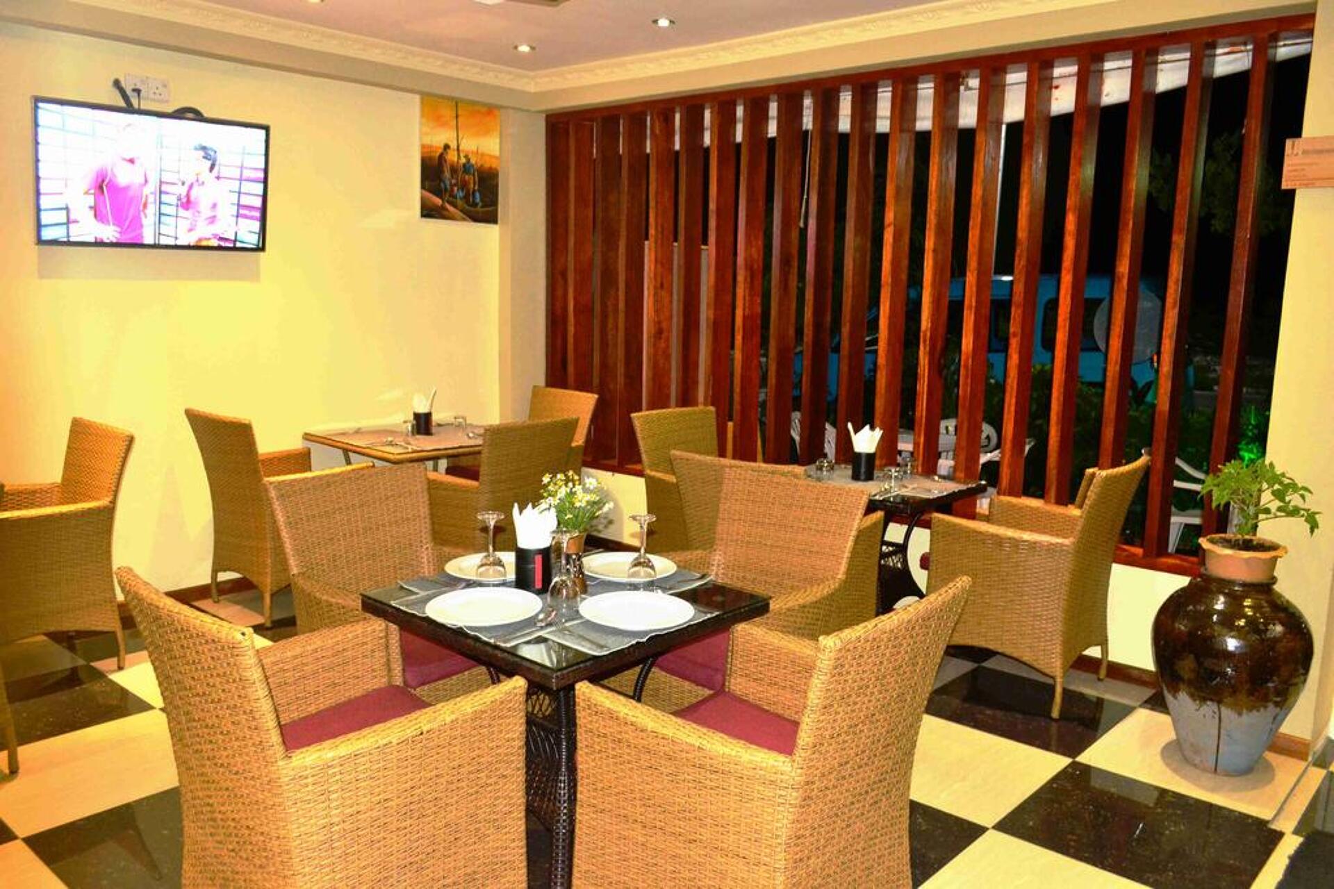 UI Inn Hotel 3* 18
