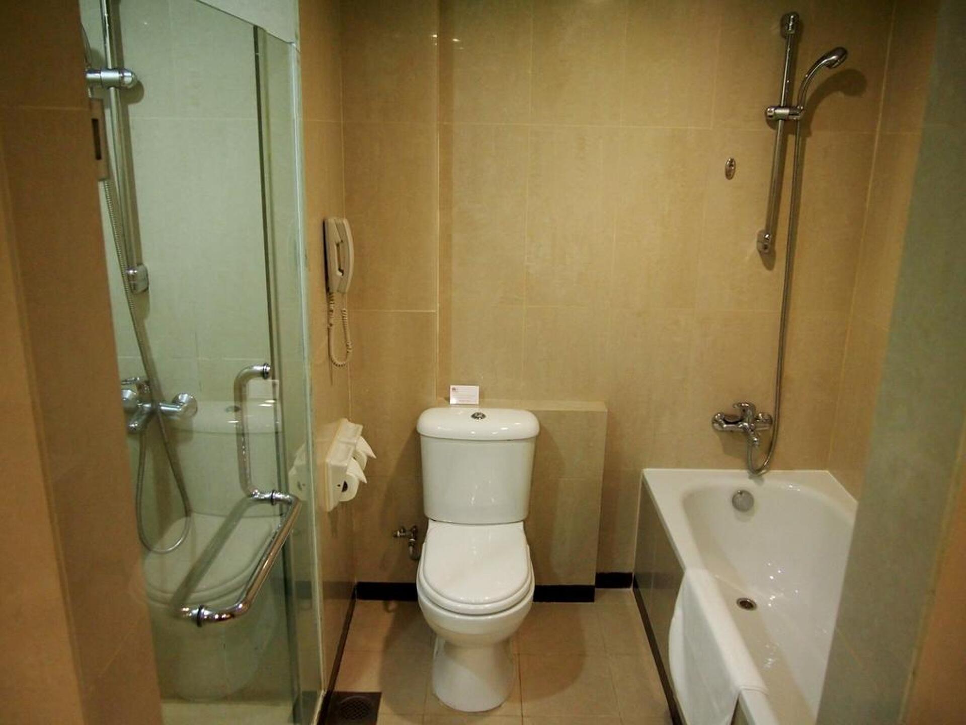 Royal Hotel Singapore 4* 19