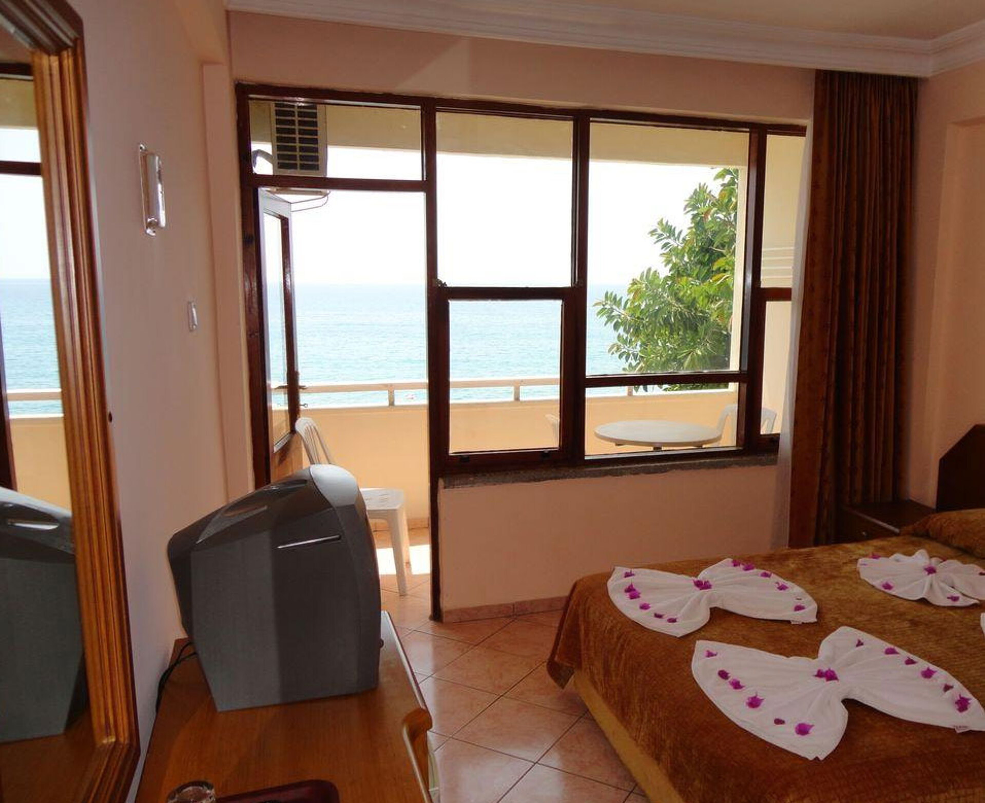 Floria Beach Hotel 4* 5