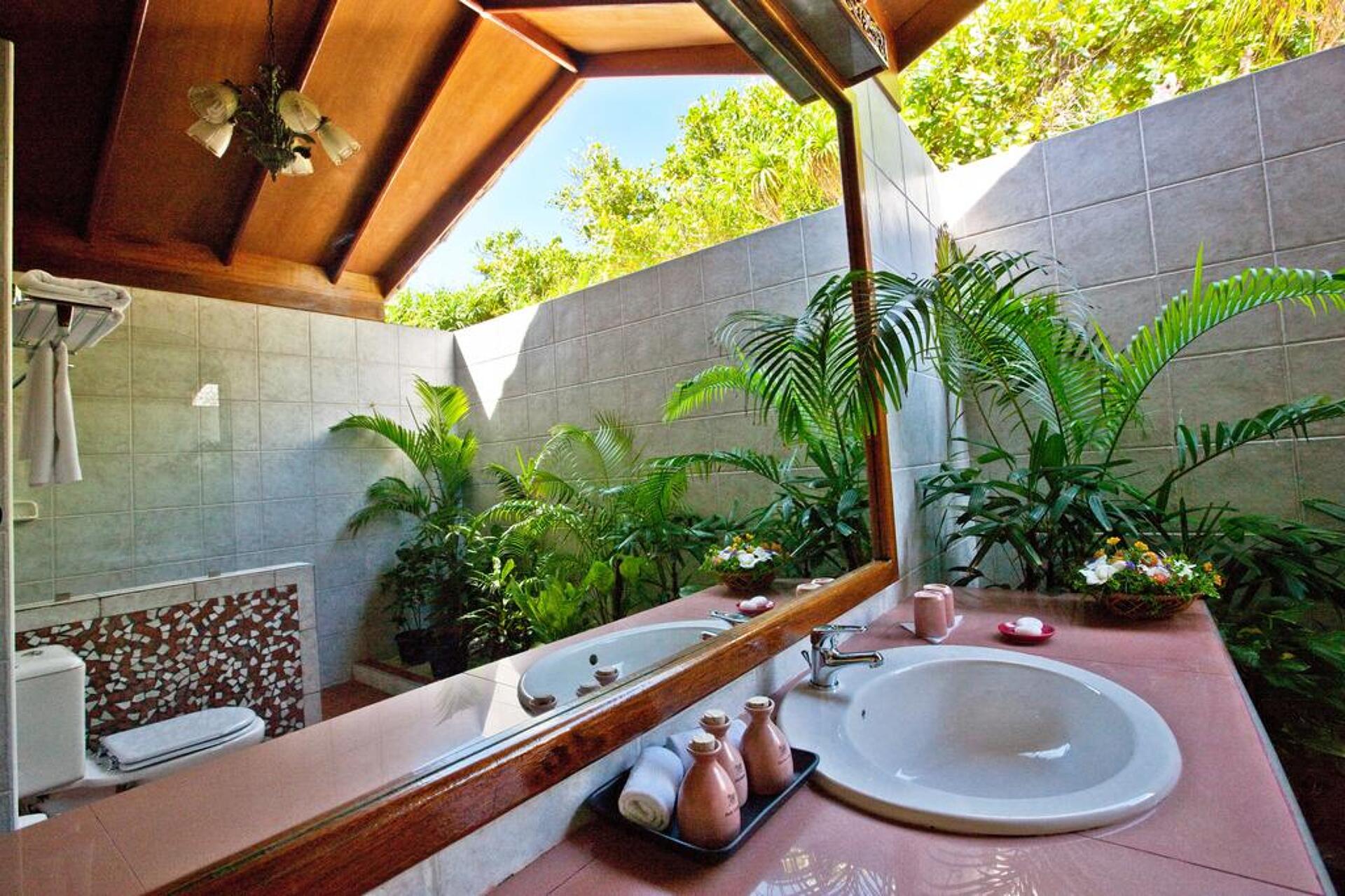 Reethi Beach Resort 4* 16