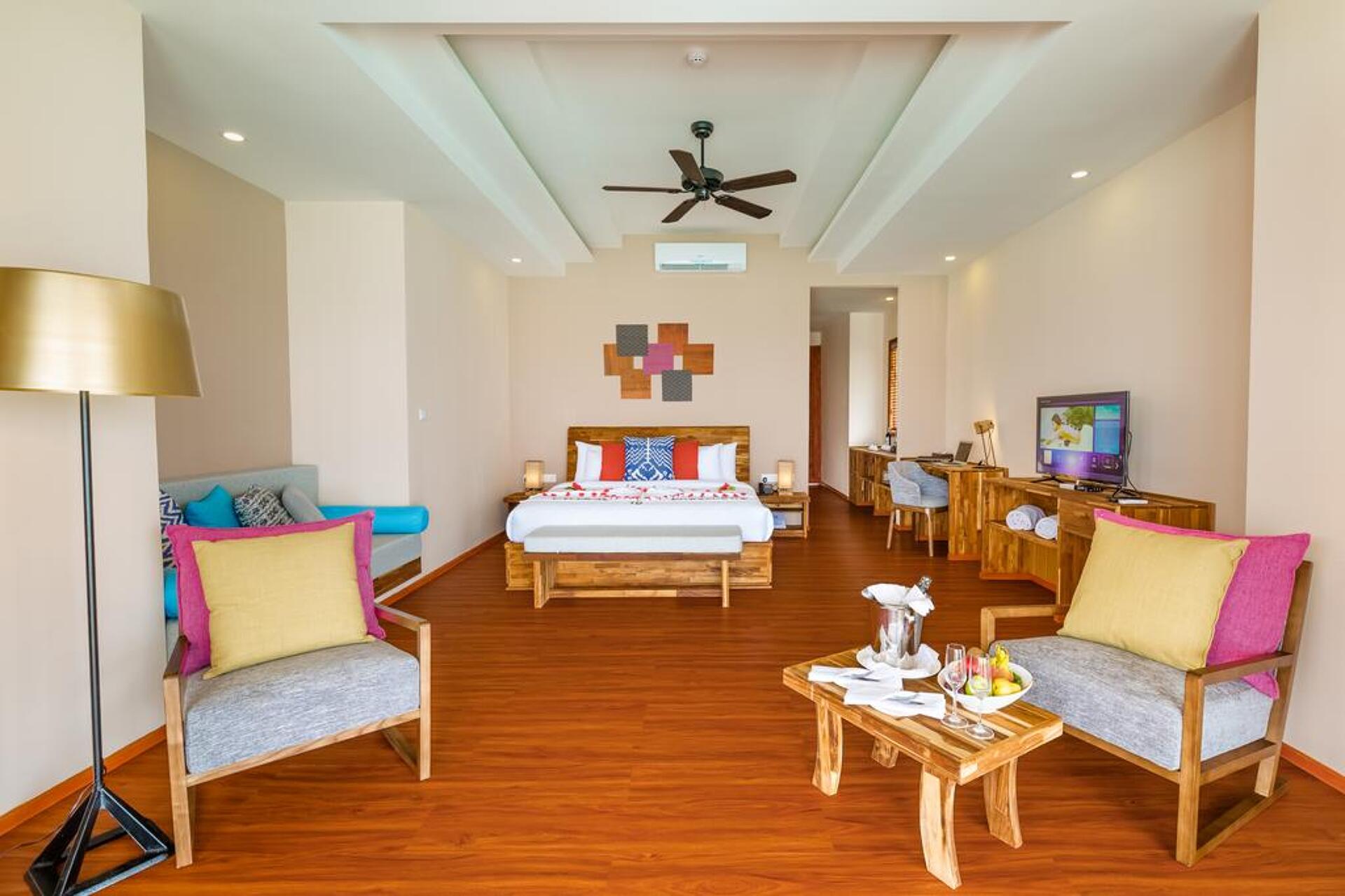 Kudafushi Resort & Spa 15