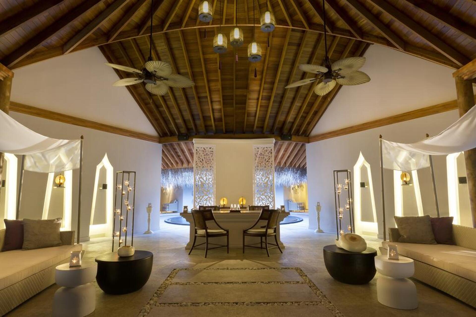 Dusit Thani Maldives 5* 15