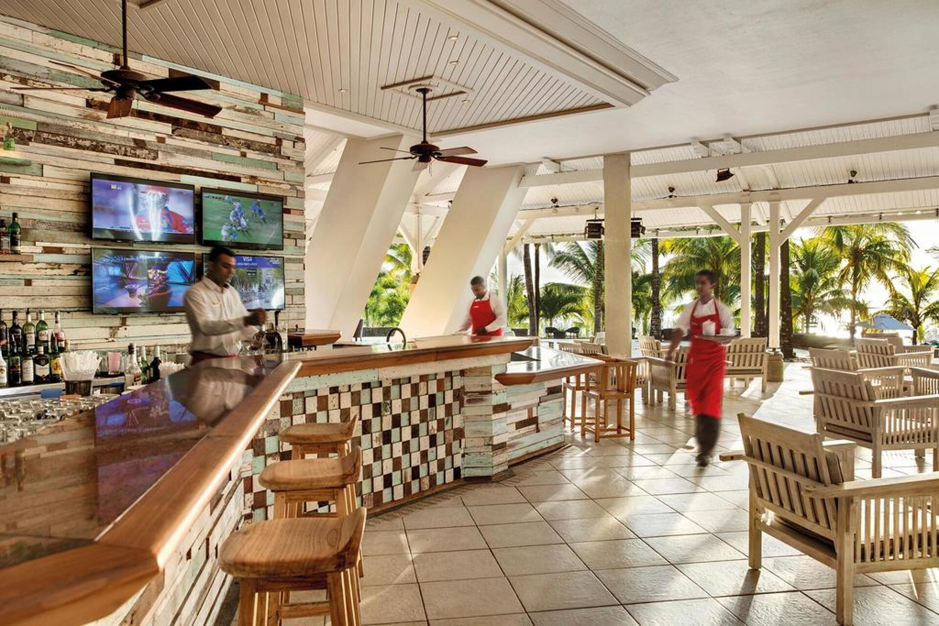 Victoria Beachcomber Resort & Spa 4* 24