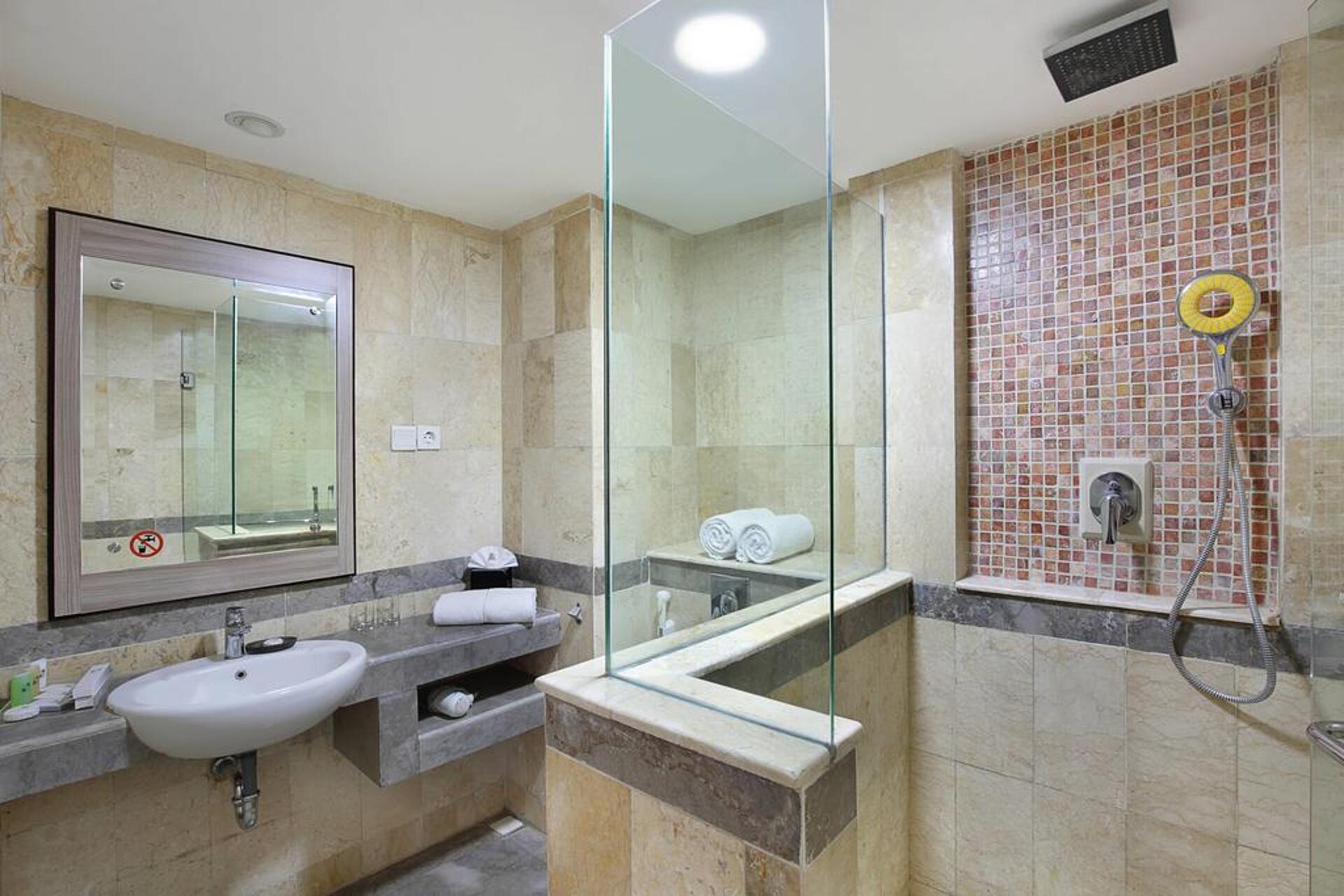 Swiss-Belhotel Segara 4* 12