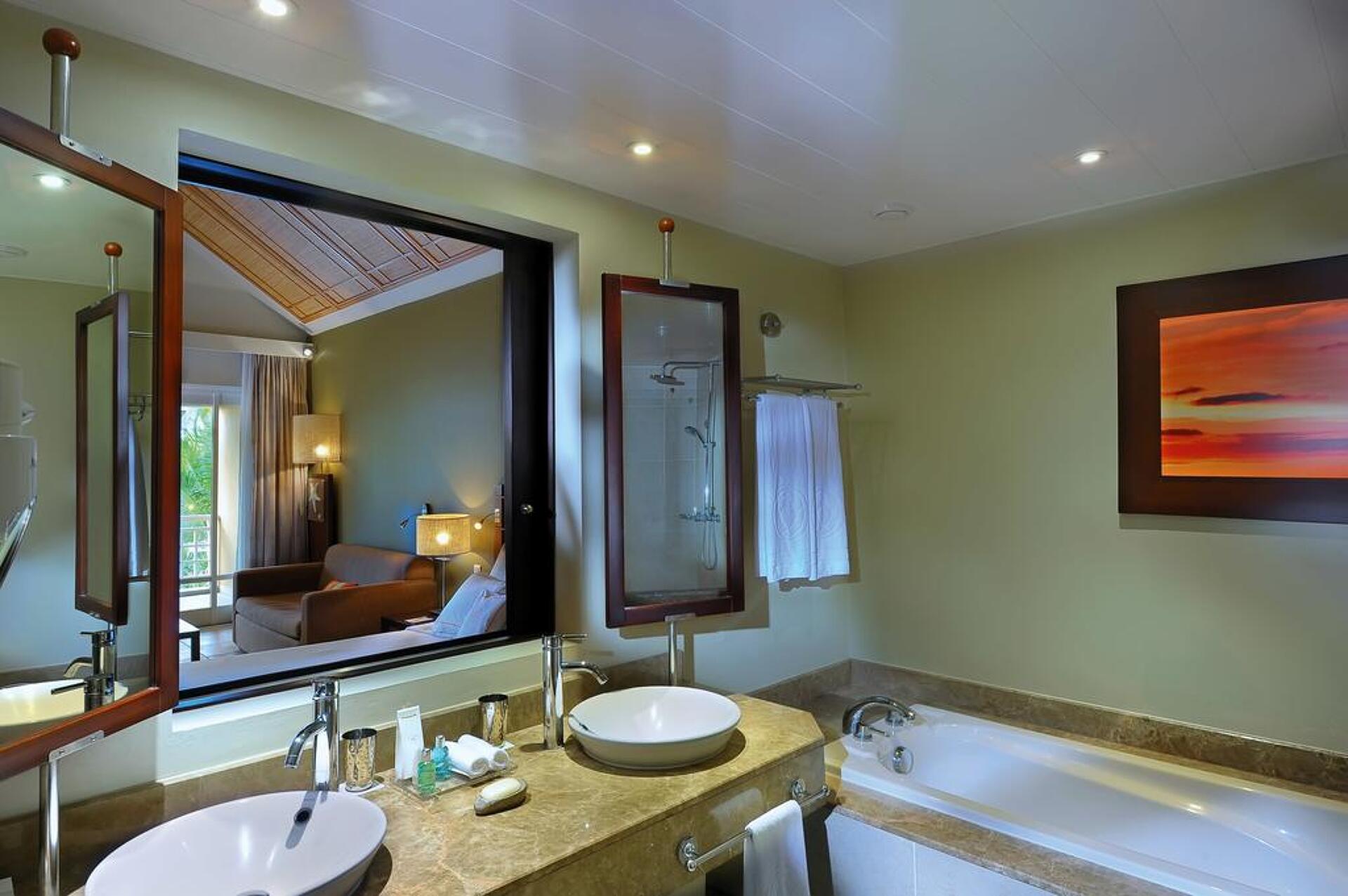Victoria Beachcomber Resort & Spa 4* 11
