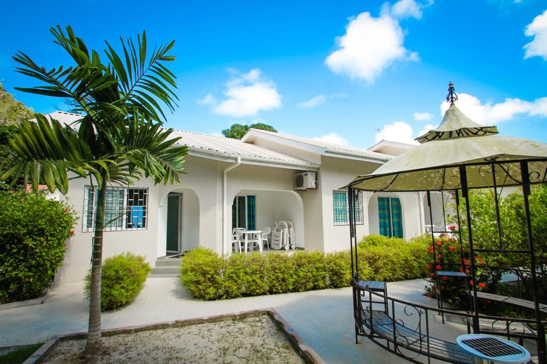 HideAway Holiday Apartments 1