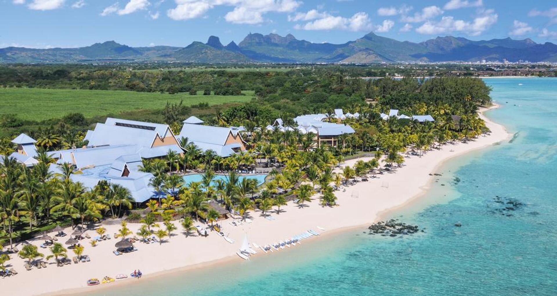 Victoria Beachcomber Resort & Spa 4* 18