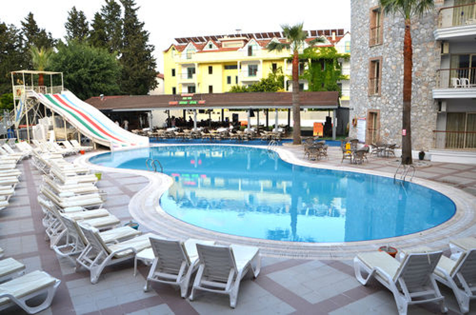 Alenz Suite Hotel 3* 14