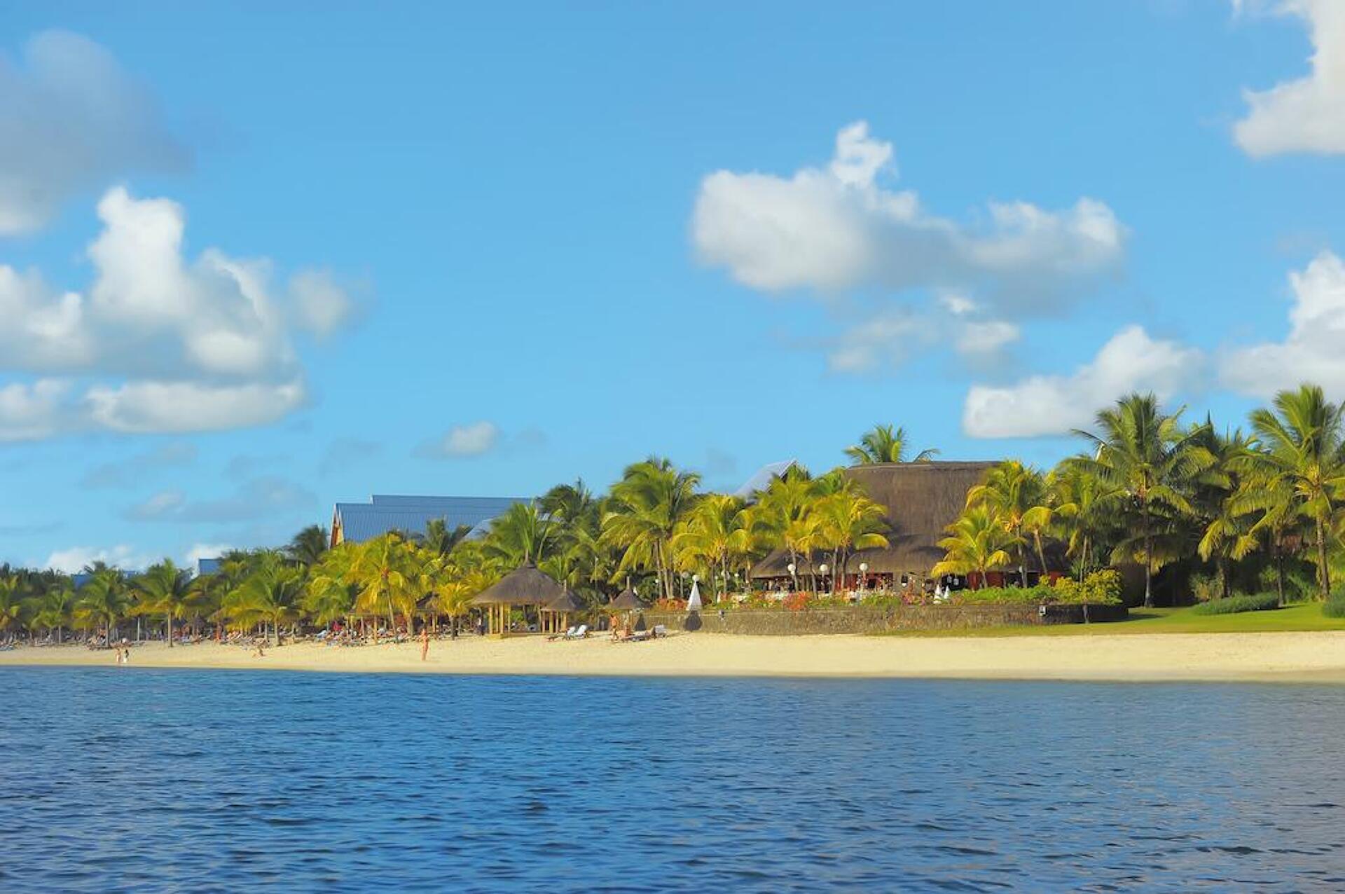 Victoria Beachcomber Resort & Spa 4* 1