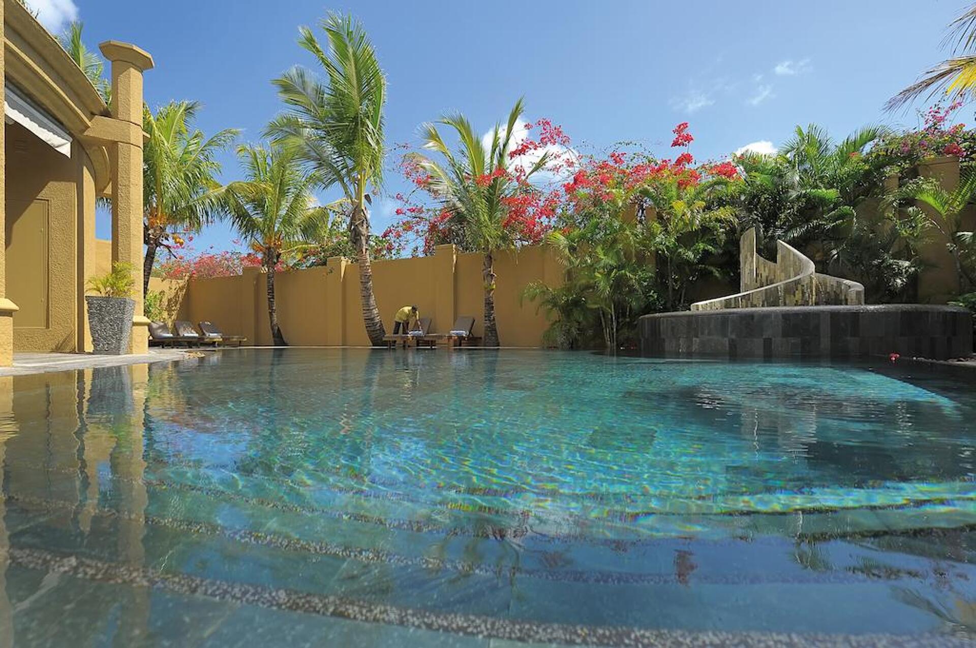 Mauricia Beachcomber 23