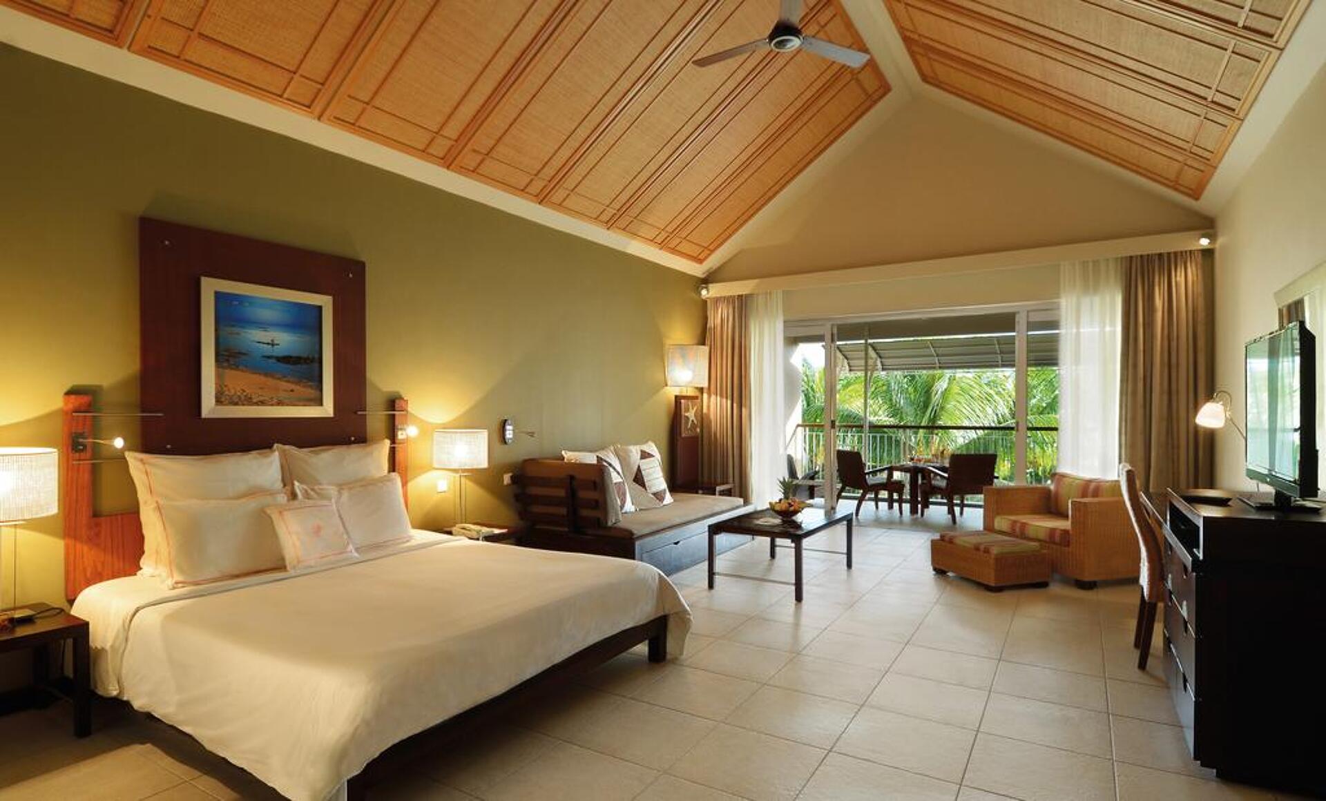 Victoria Beachcomber Resort & Spa 4* 12