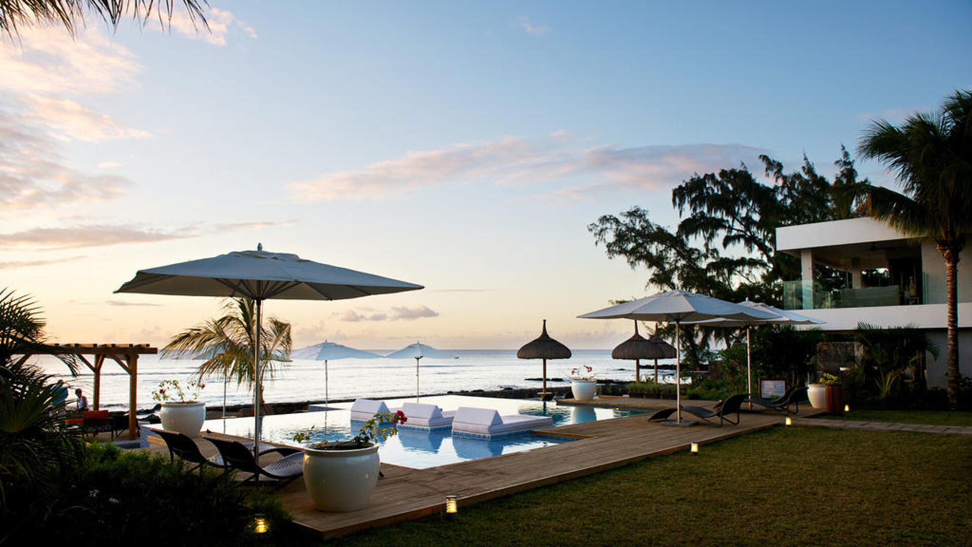 Leora Beach 4* 6