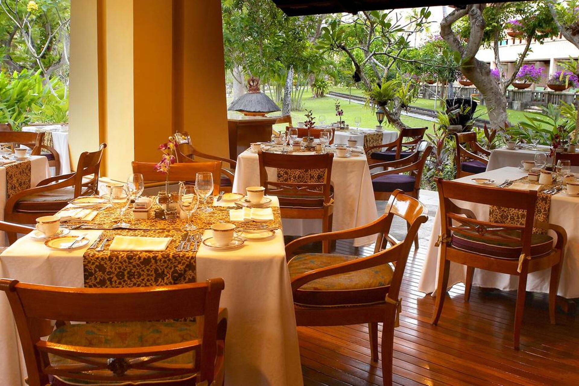 Nusa Dua Beach Hotel & Spa 25