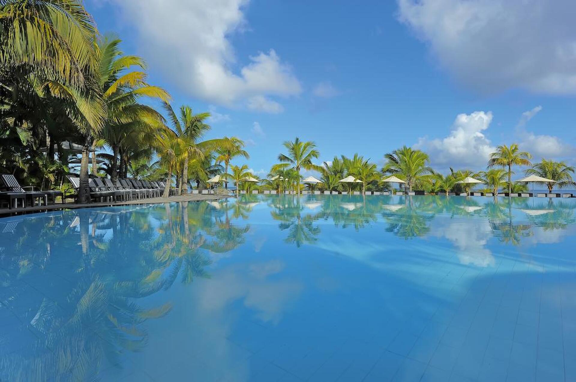 Victoria Beachcomber Resort & Spa 4* 26