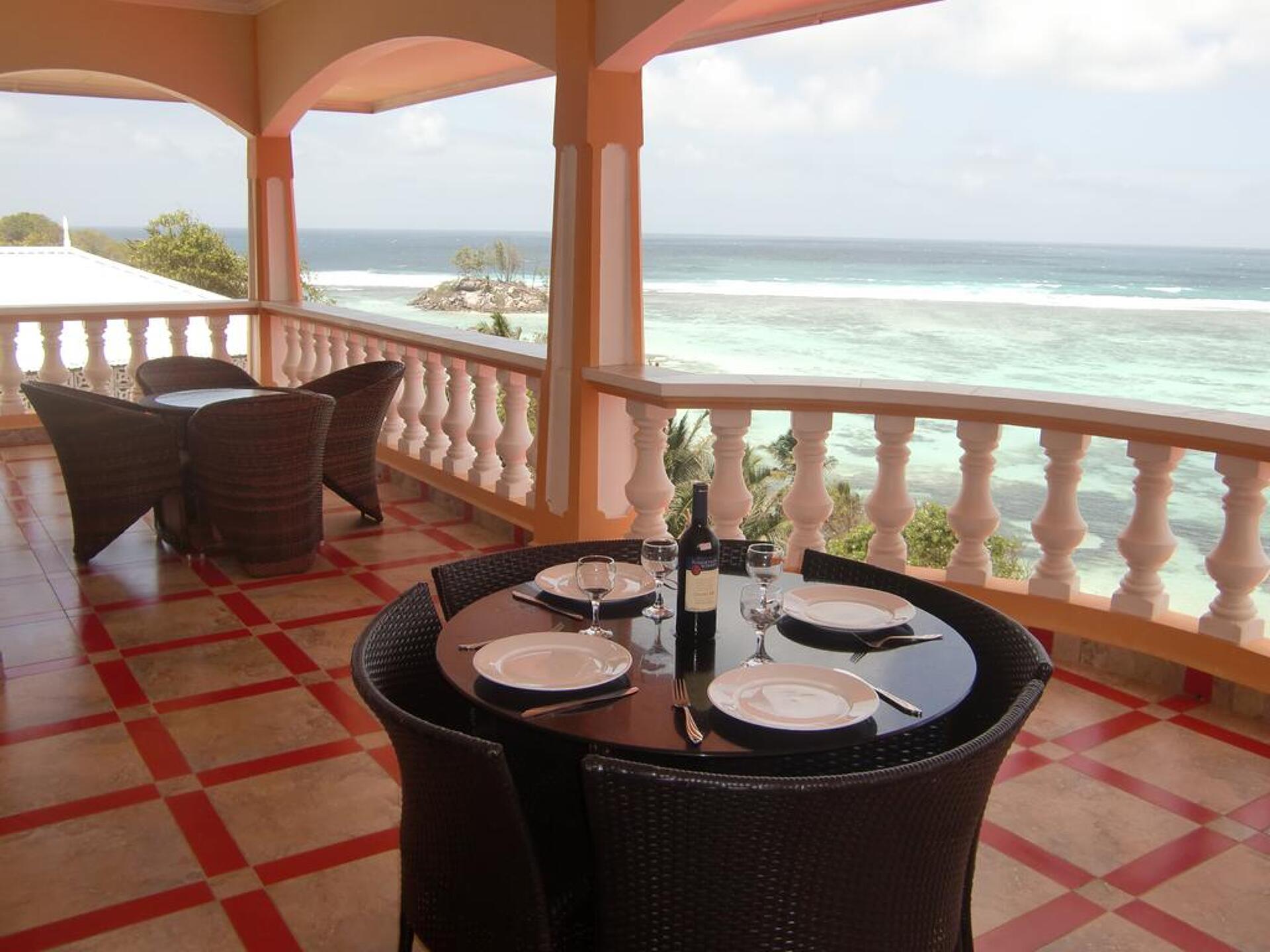 Au Fond de Mer View 10