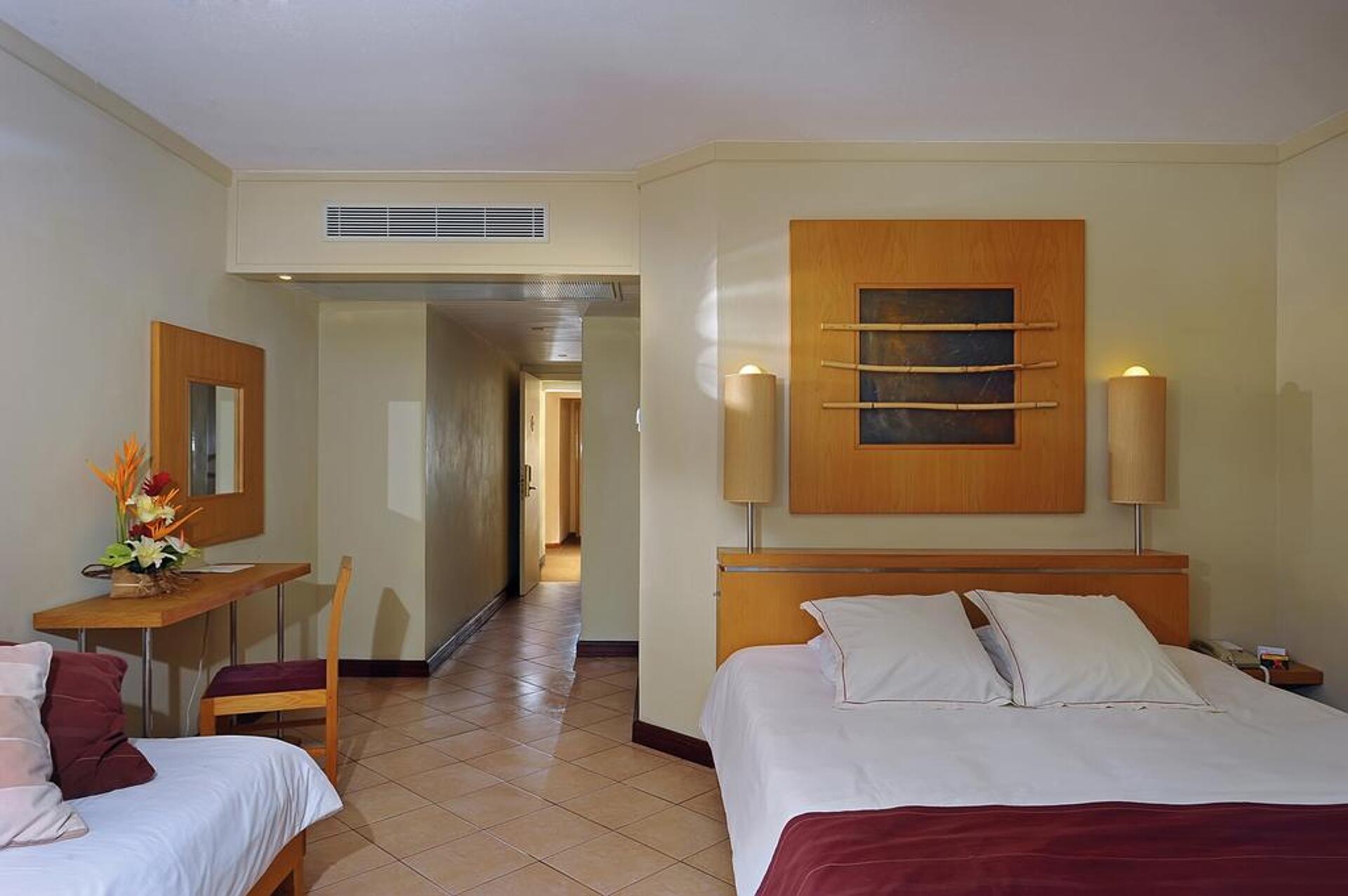 Canonnier Beachcomber Golf Resort & Spa 4* 18