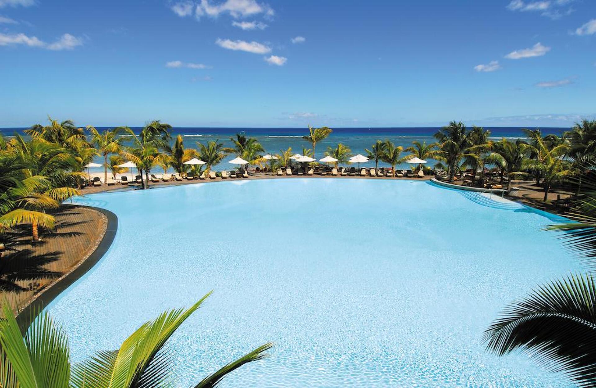 Victoria Beachcomber Resort & Spa 4* 6