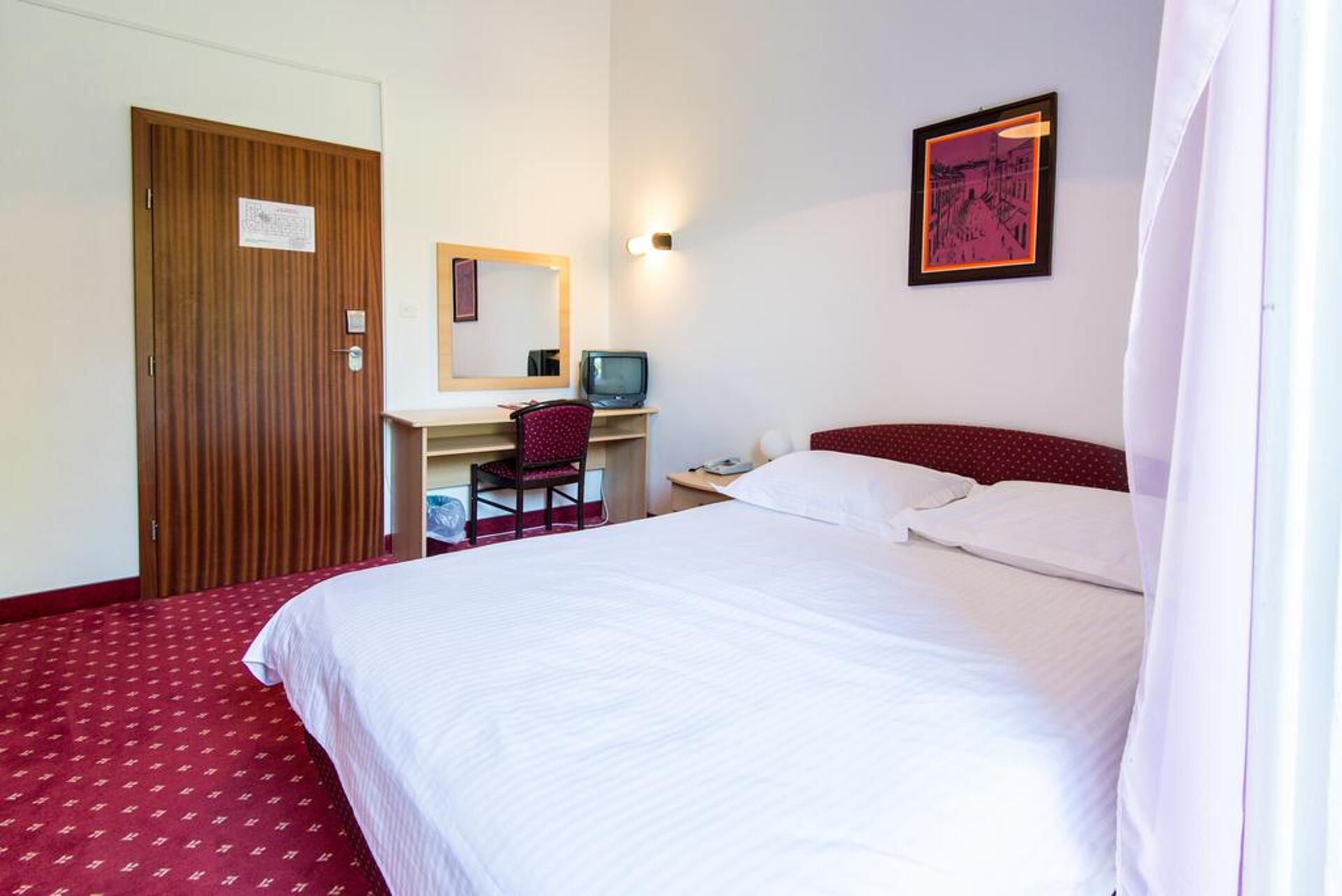 Sumratin Hotel 2* 5