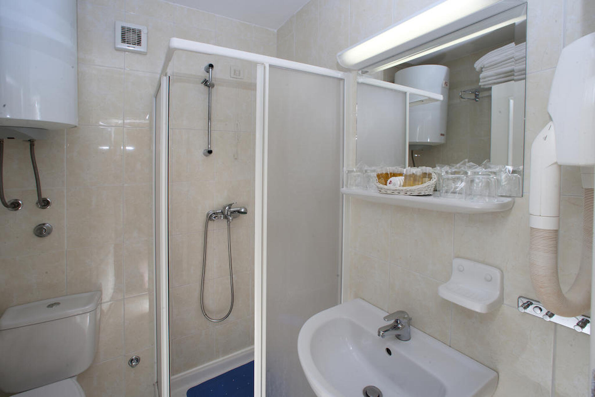 Laguna Bellevue Apartments 4* 8