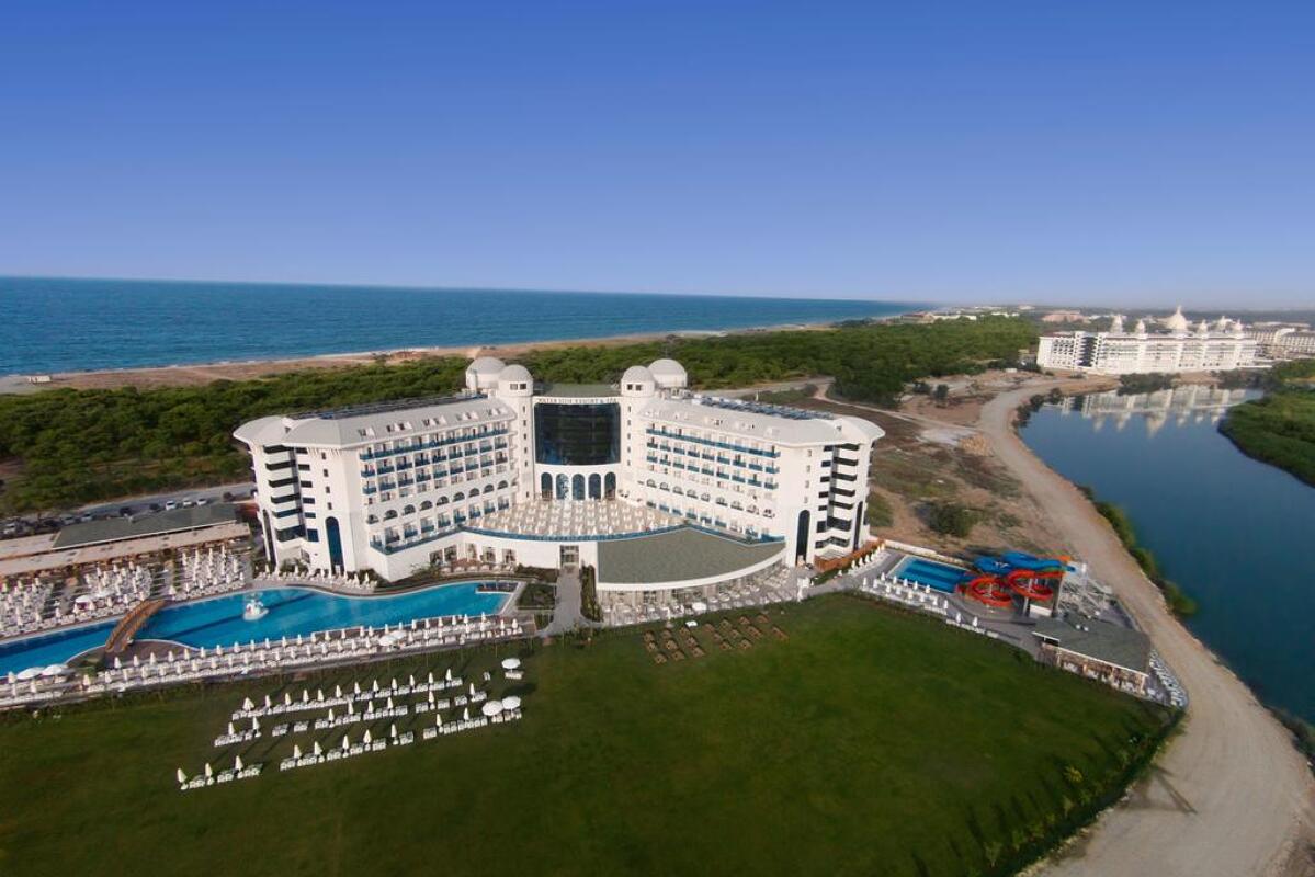 Water Side Resort & Spa 5* 1