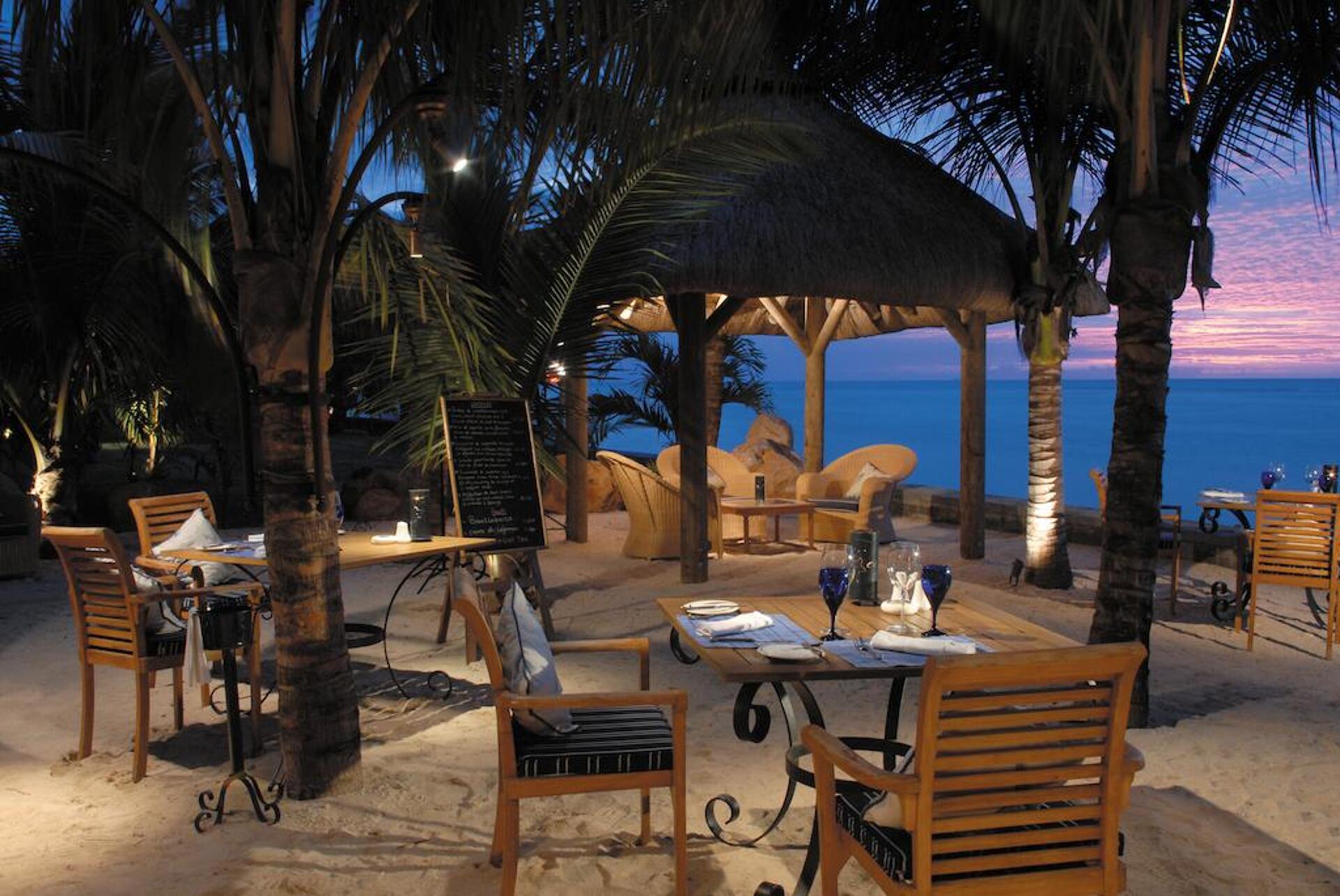 Victoria Beachcomber Resort & Spa 4* 7