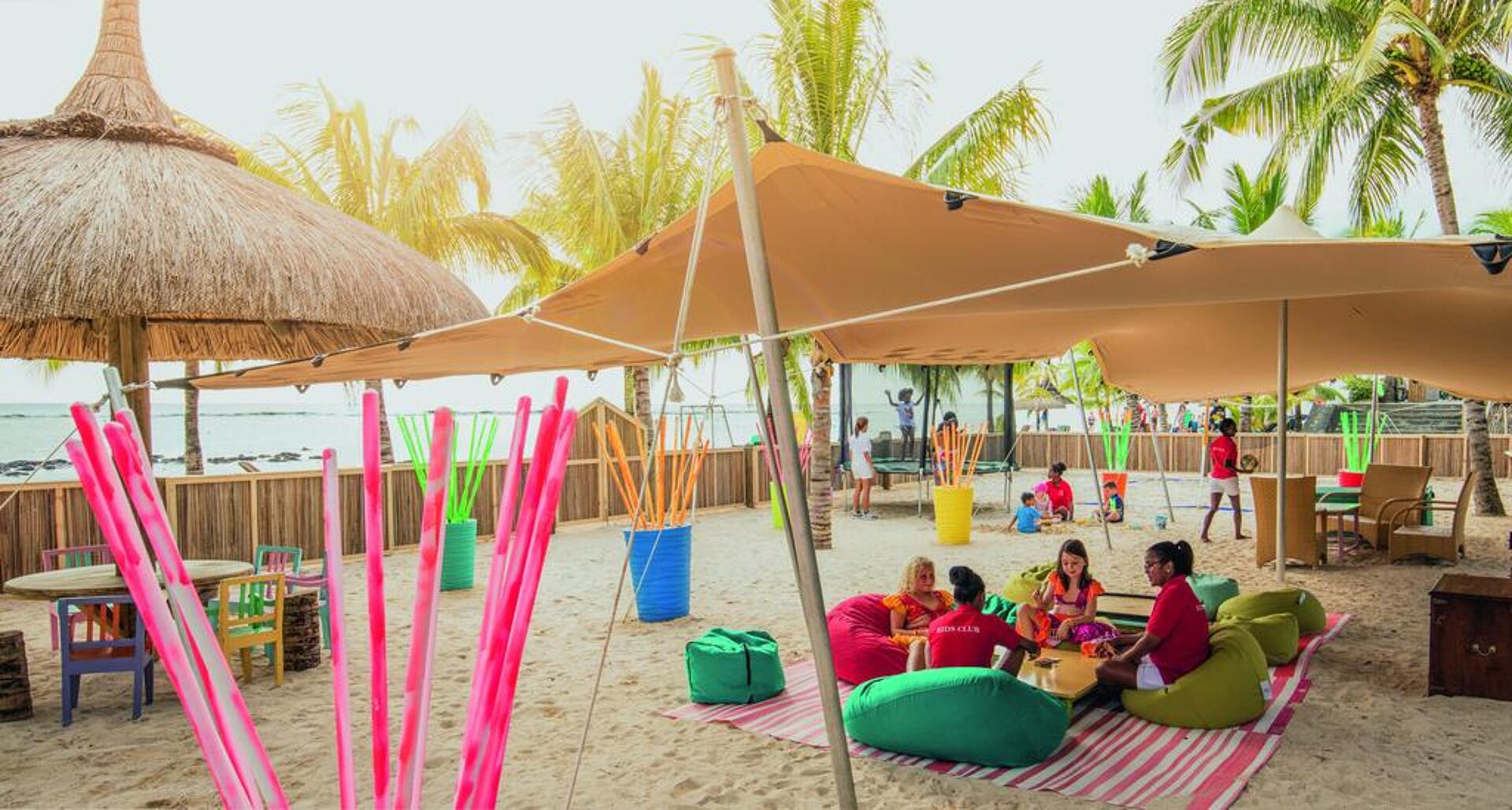 Victoria Beachcomber Resort & Spa 4* 15