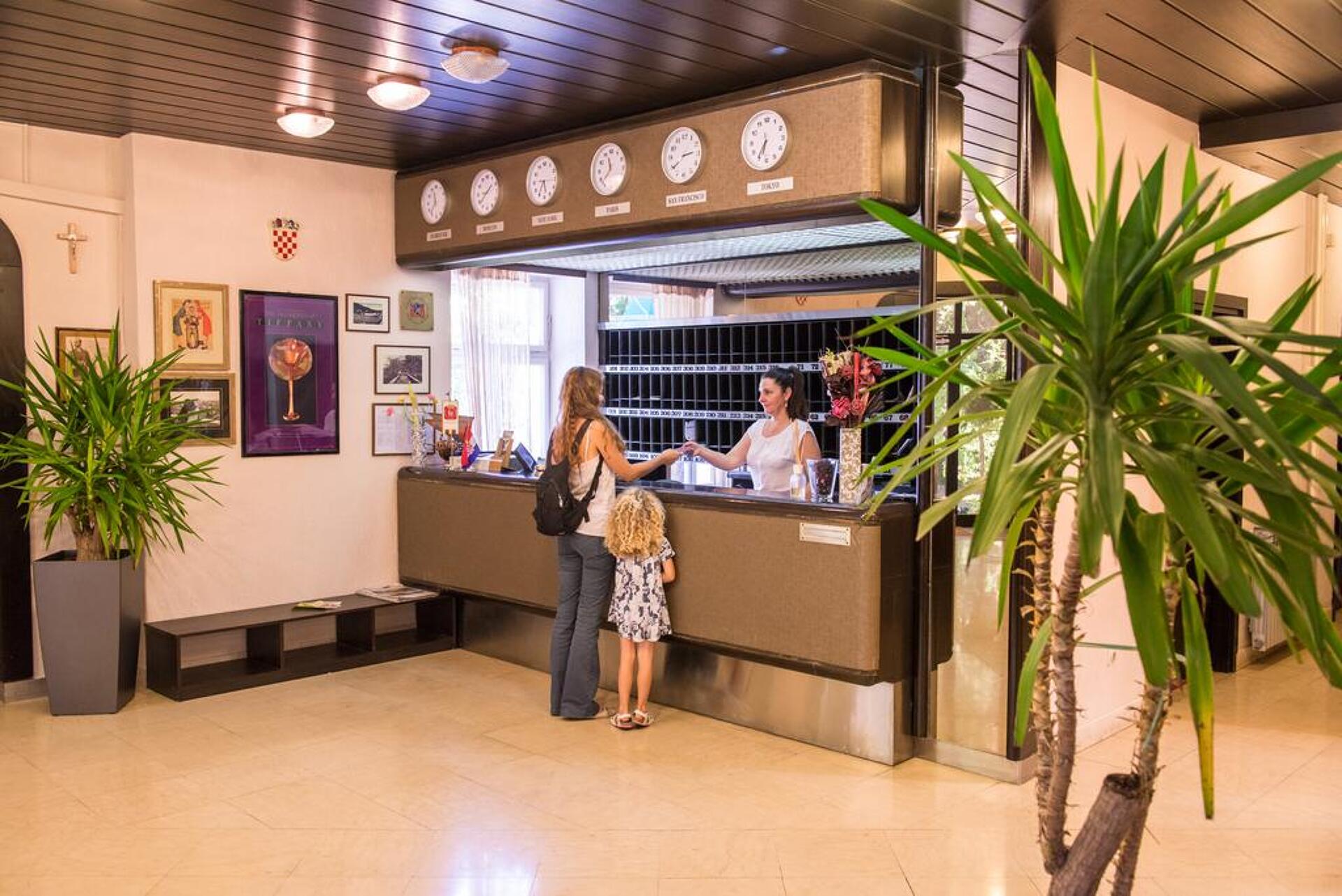 Sumratin Hotel 2* 10