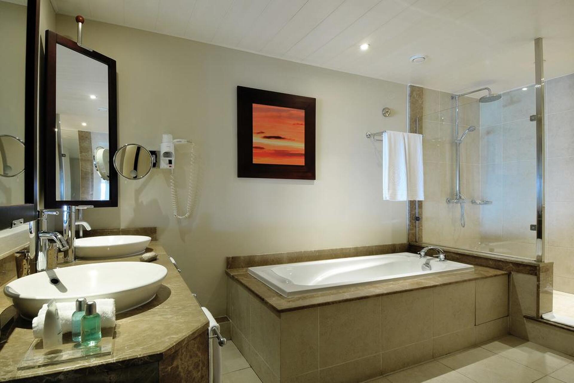 Victoria Beachcomber Resort & Spa 4* 13