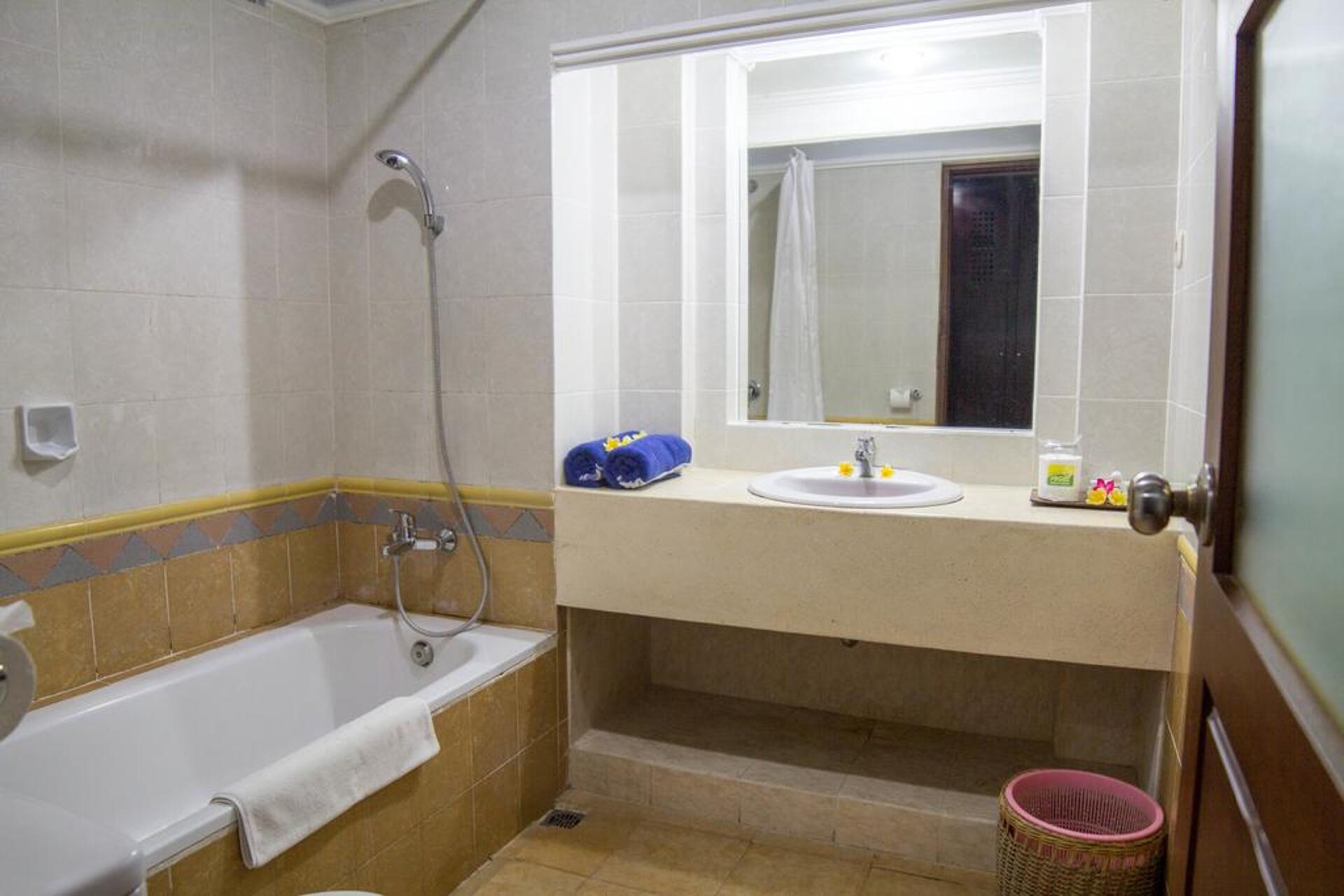 Fourteen Roses Beach Hotel 3* 18