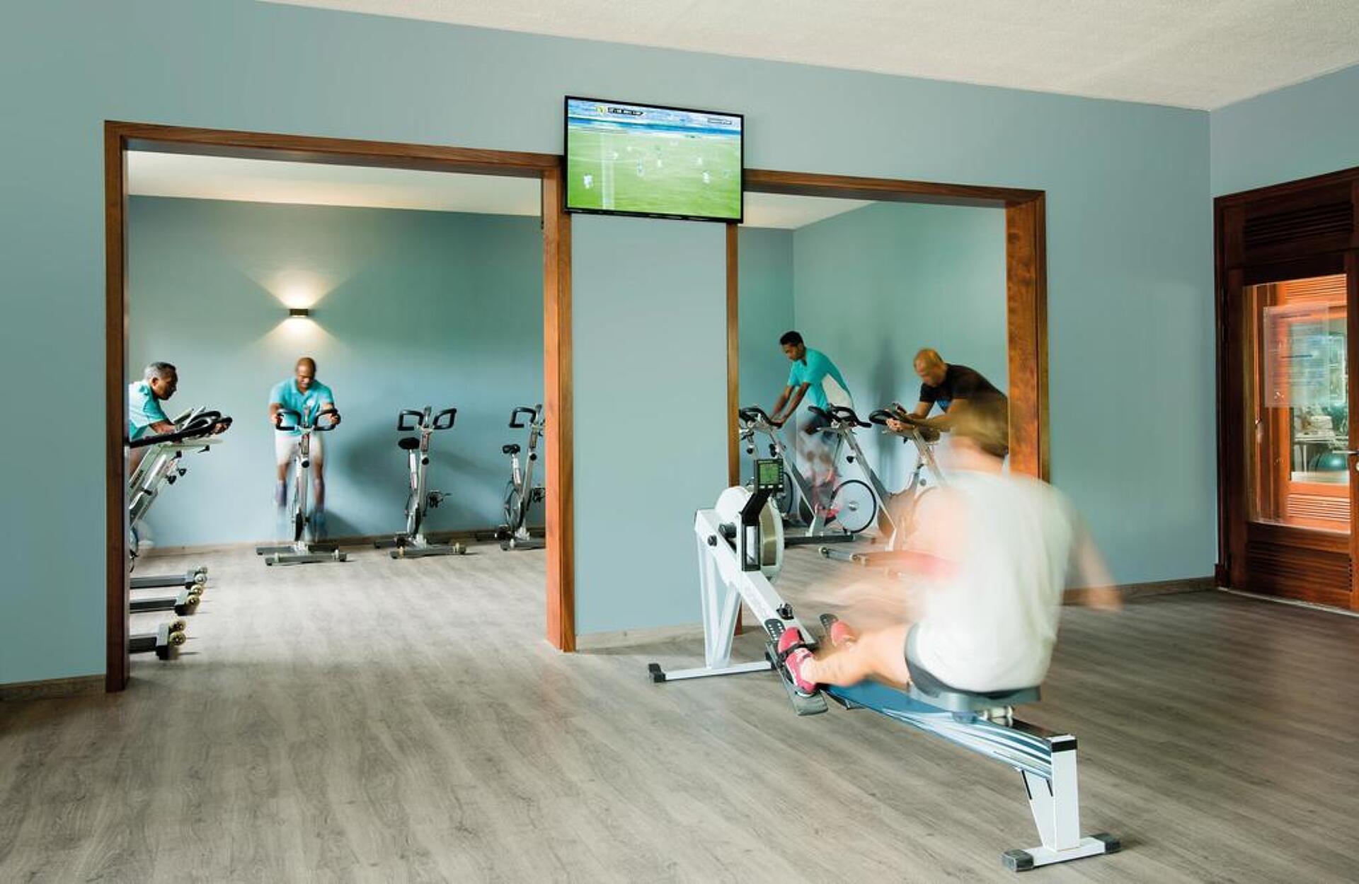 Paradis Beachcomber Golf Resort & Spa 5* 18