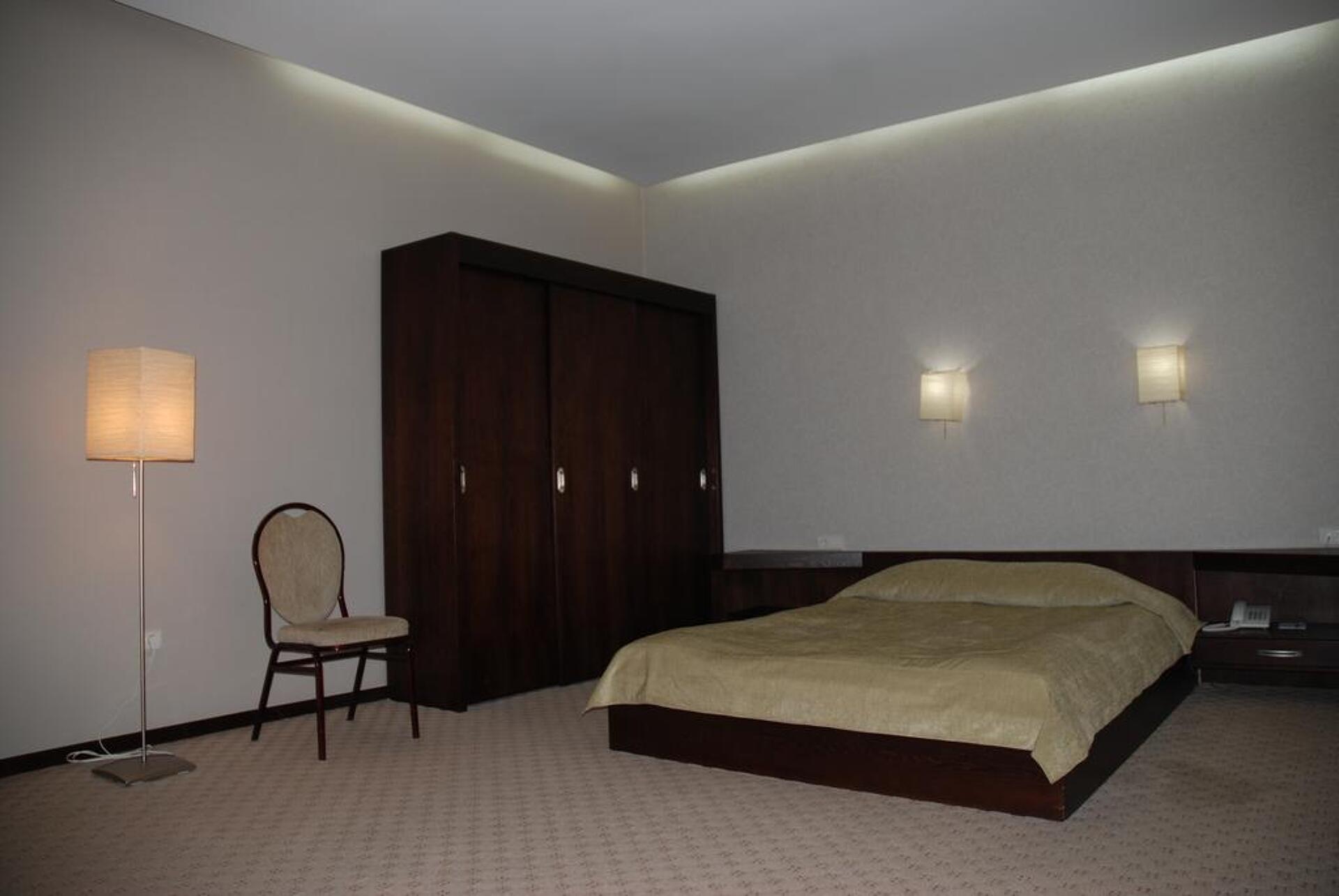 D'Plaza Hotel 4* 8