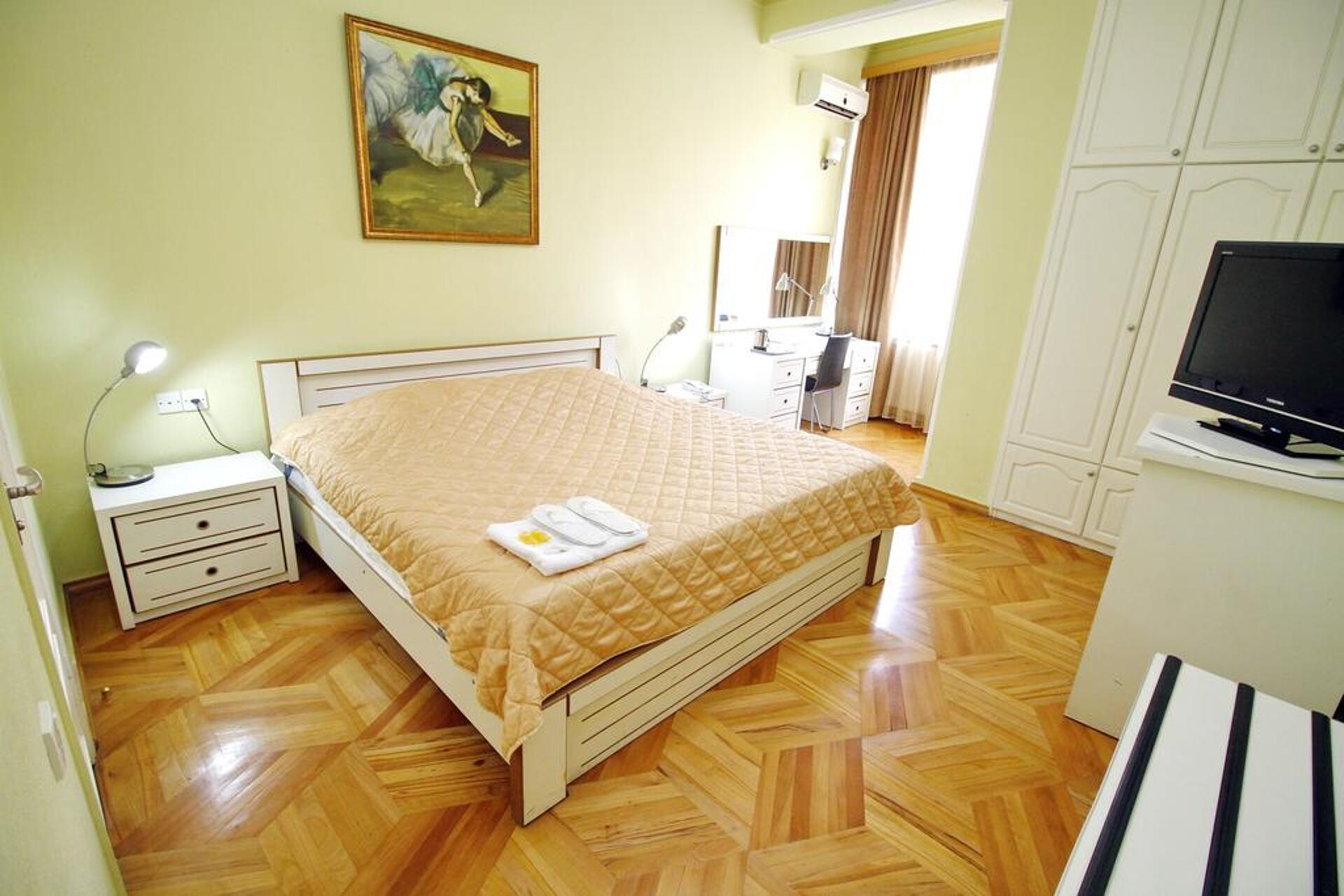Penthouse Hotel 3* 7