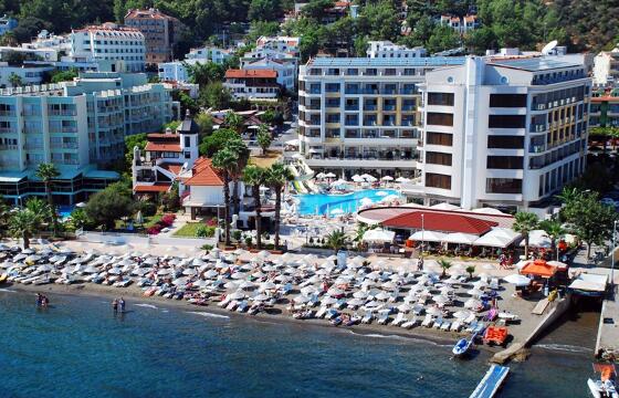 Golden Rock Beach Hotel 