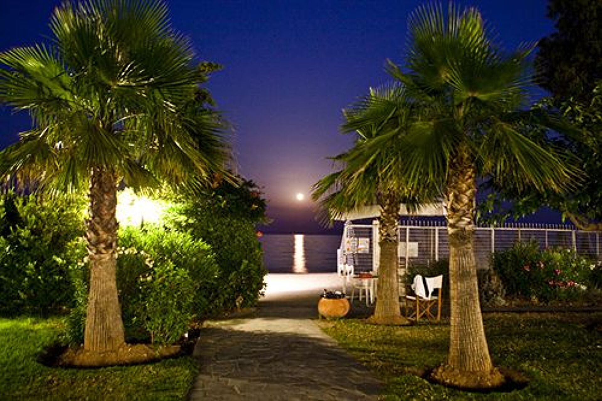 Golden Coast Hotel & Bungalows 4* 25