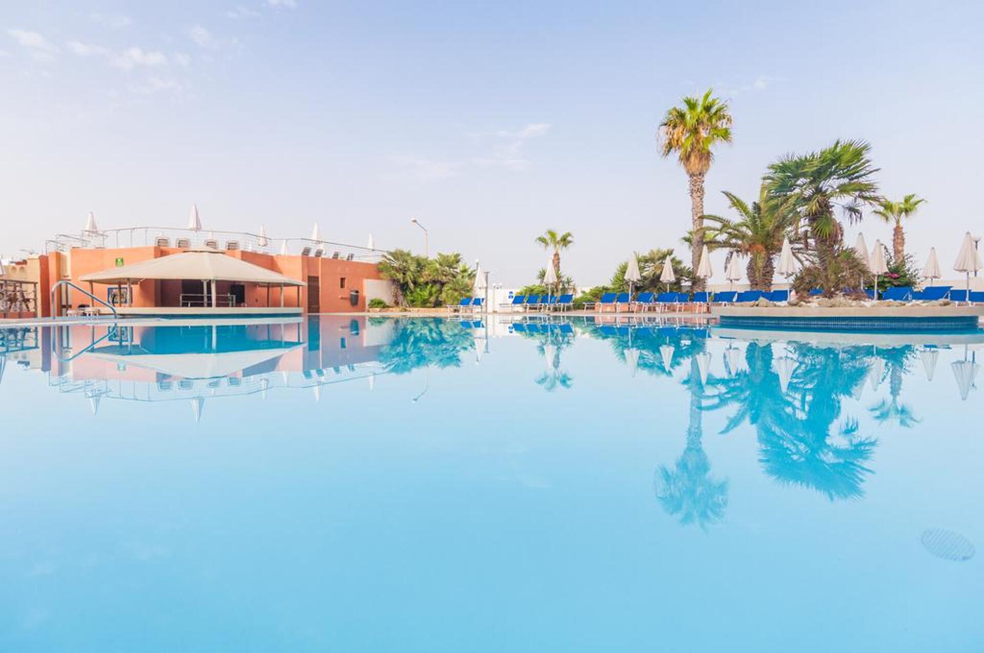 Dolmen Resort  4* 18
