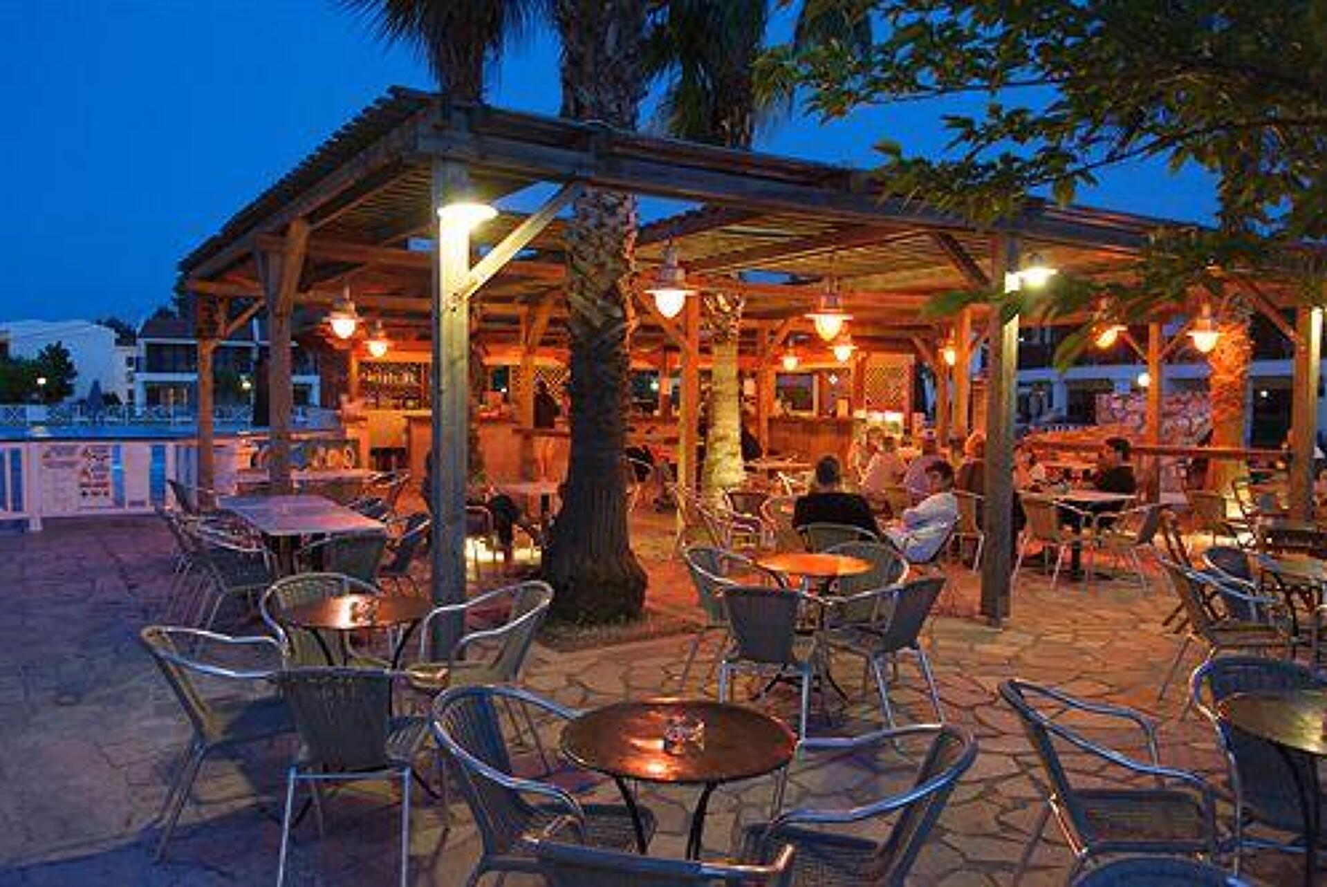Golden Coast Hotel & Bungalows 4* 11