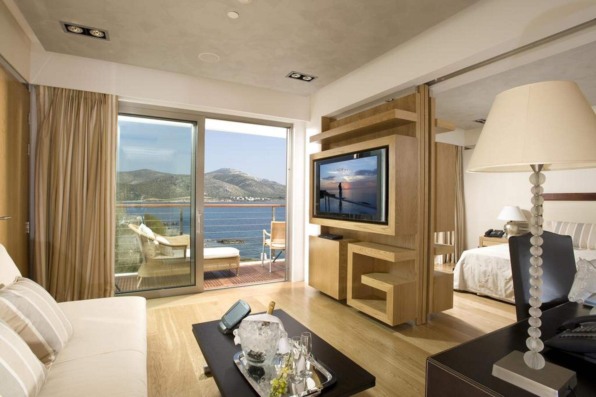 Grand Resort Lagonissi 5* 5