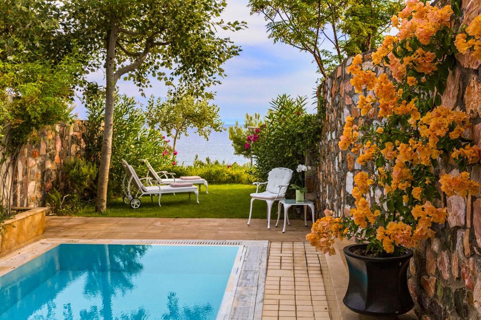 Danai Beach Resort & Villas 11