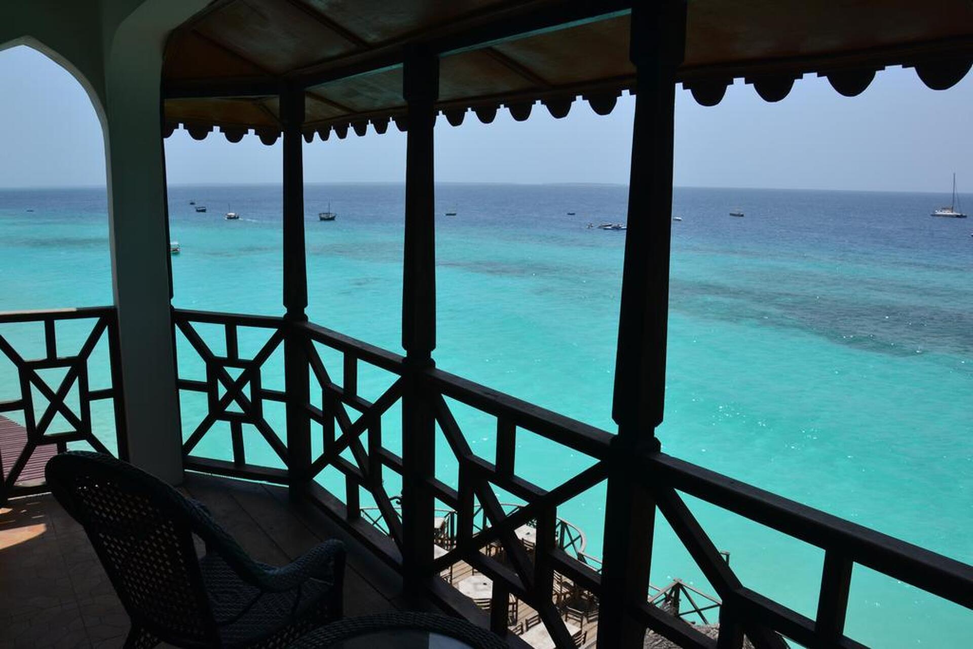 Langi Langi Beach Bungalows 10