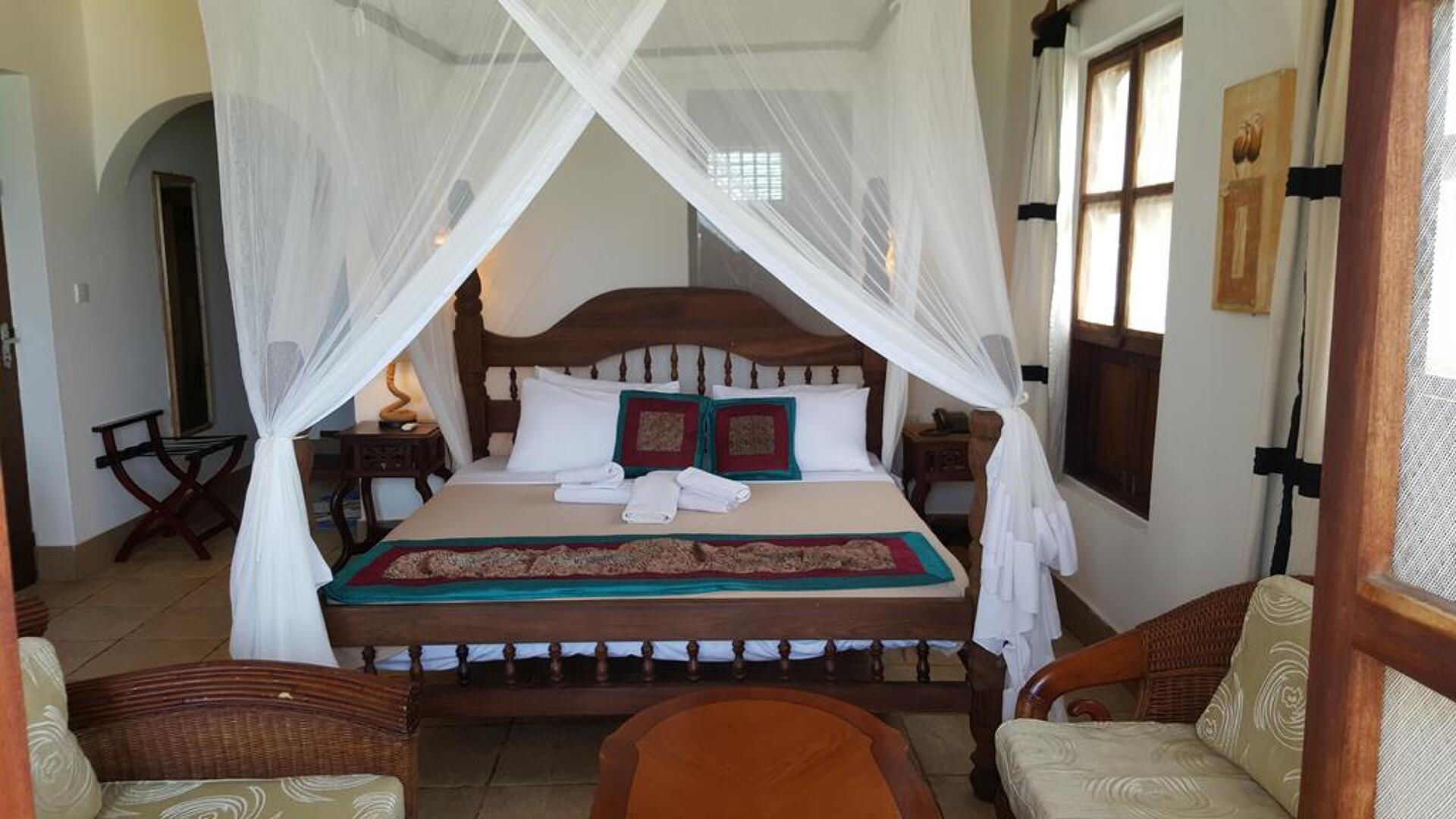 Langi Langi Beach Bungalows 13
