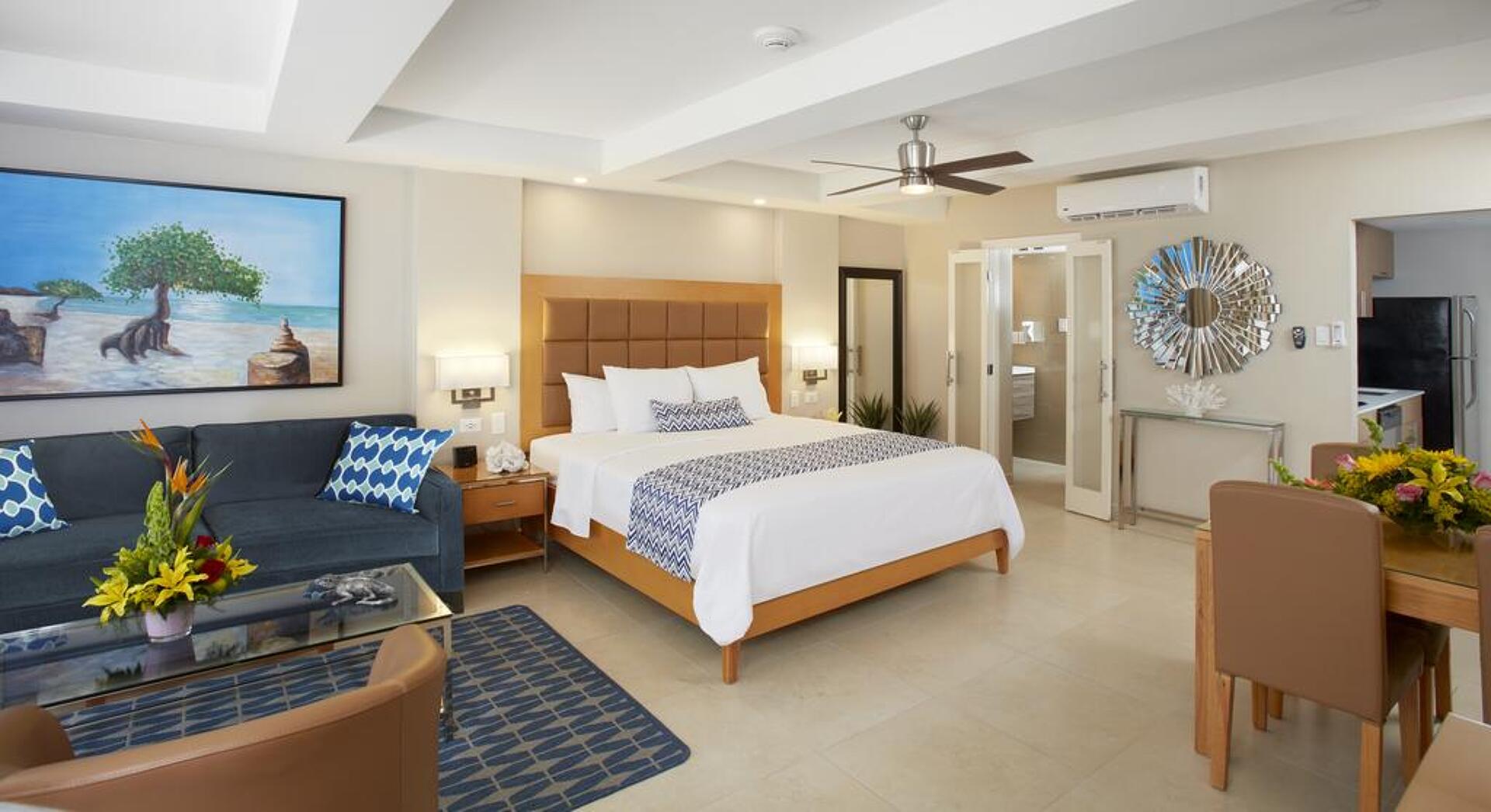 Divi Dutch Village Beach Resort 4* 12