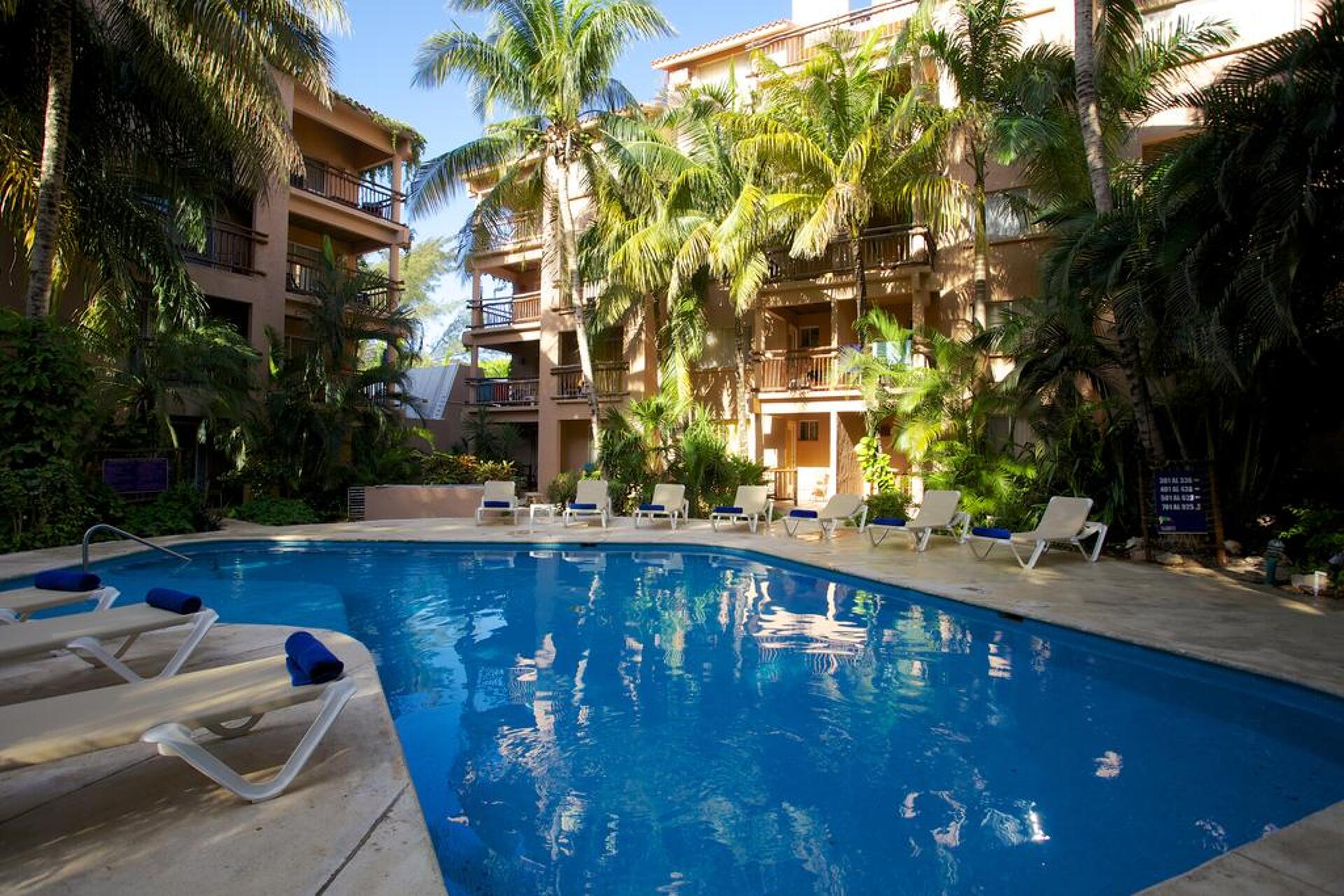 Tukan Hotel & Beach Club 4* 0
