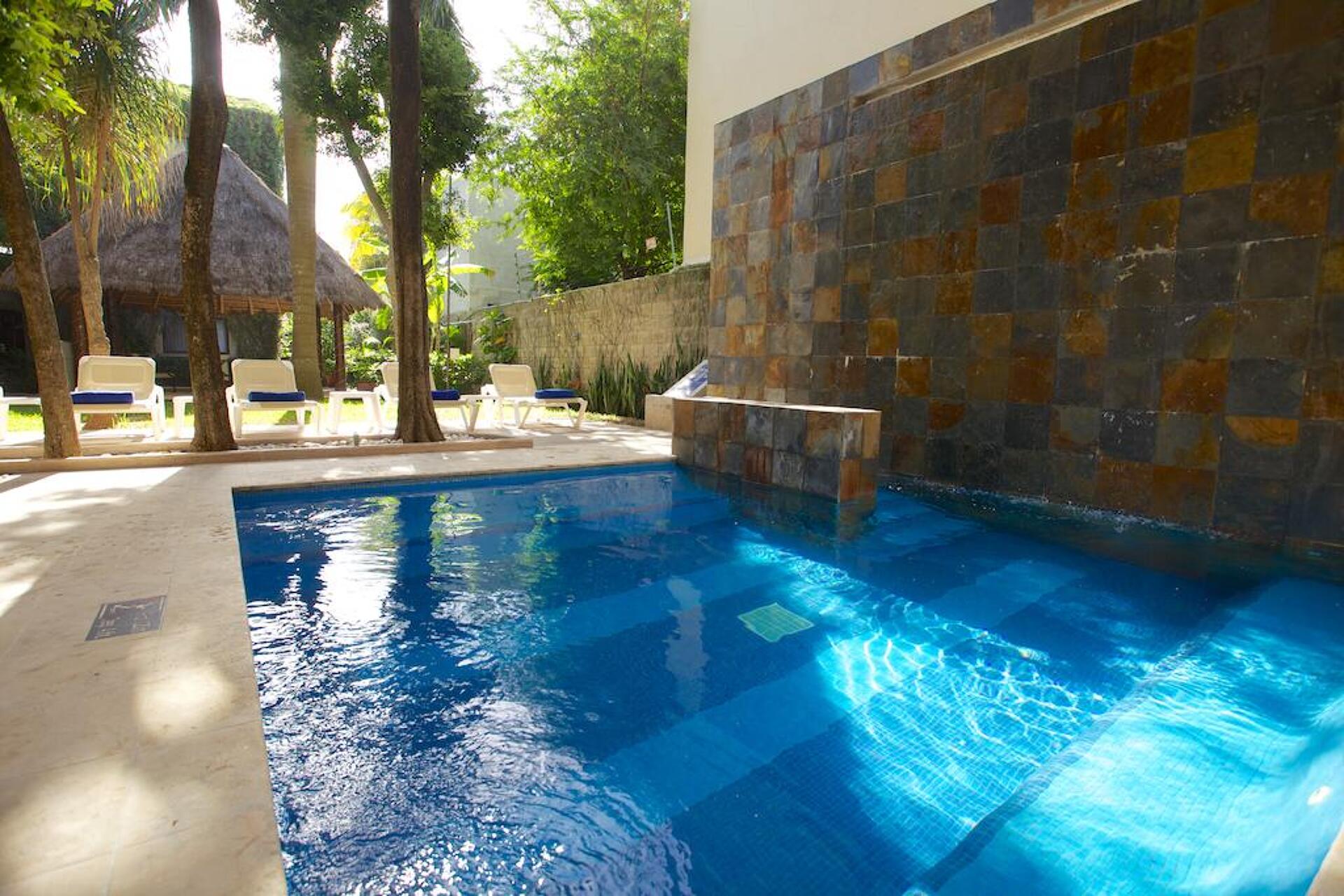 Tukan Hotel & Beach Club 4* 9